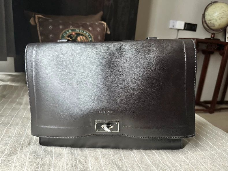 Givenchy Givenchy Camera Bag, Single Shoulder, Can Be Worn Diagonal Size ONE SIZE - 1 Thumbnail