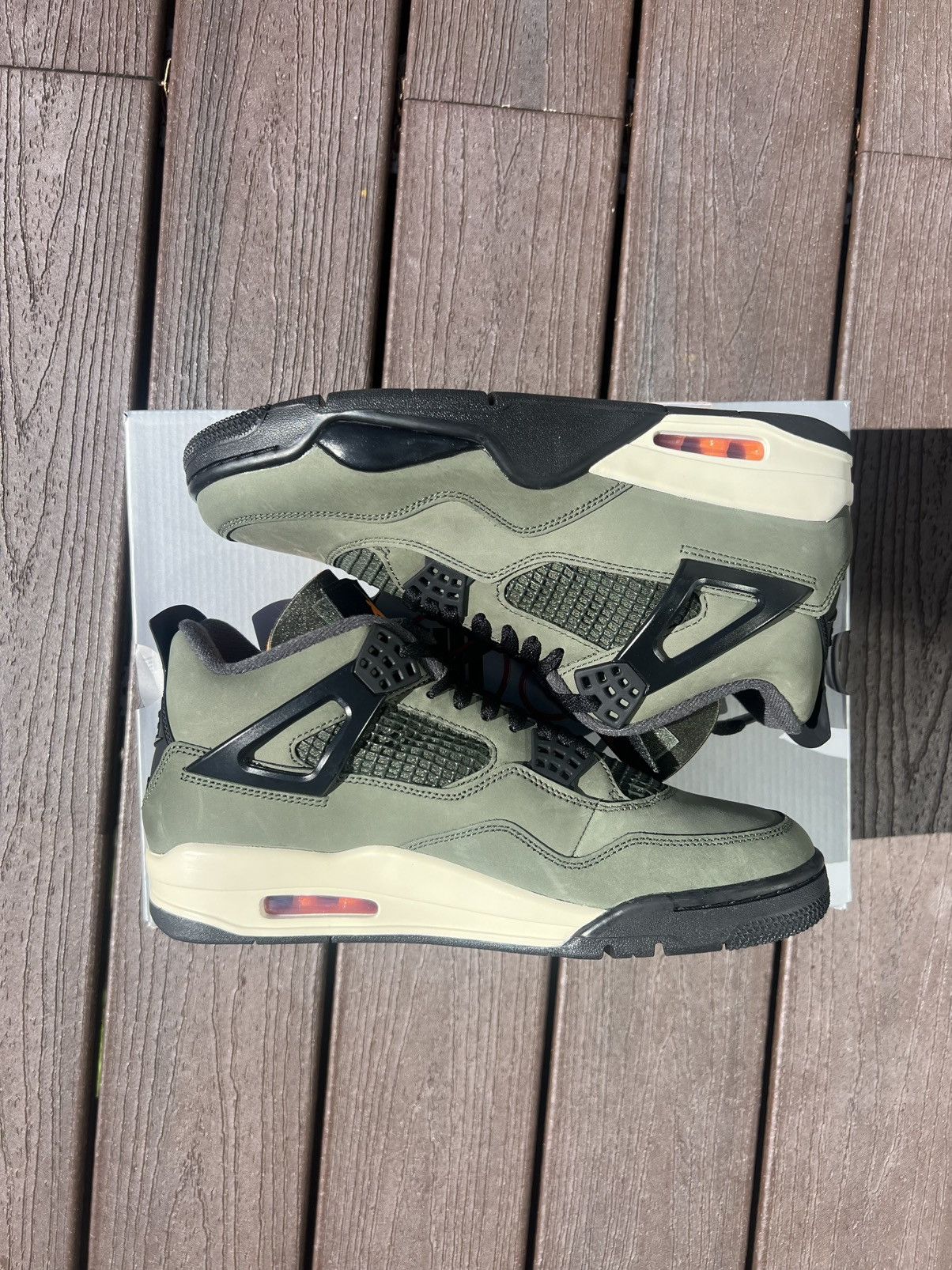 Jordan Brand × Undefeated Jordan IV Undefeated 10 Size US 10 / EU 43 - 2 Thumbnail