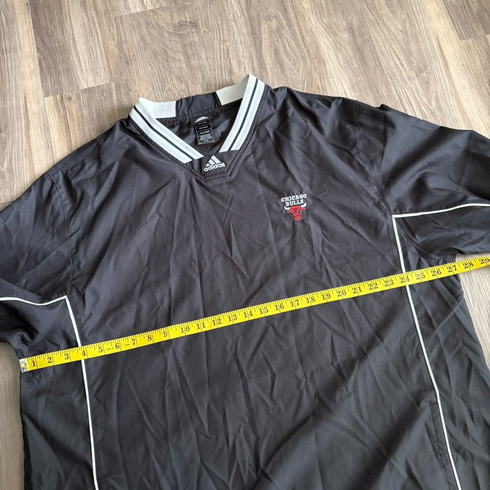 Adidas × Vintage Adidas Chicago Bulls Pullover Windbreaker Jacket Black XL Size US XL / EU 56 / 4 - 5 Thumbnail
