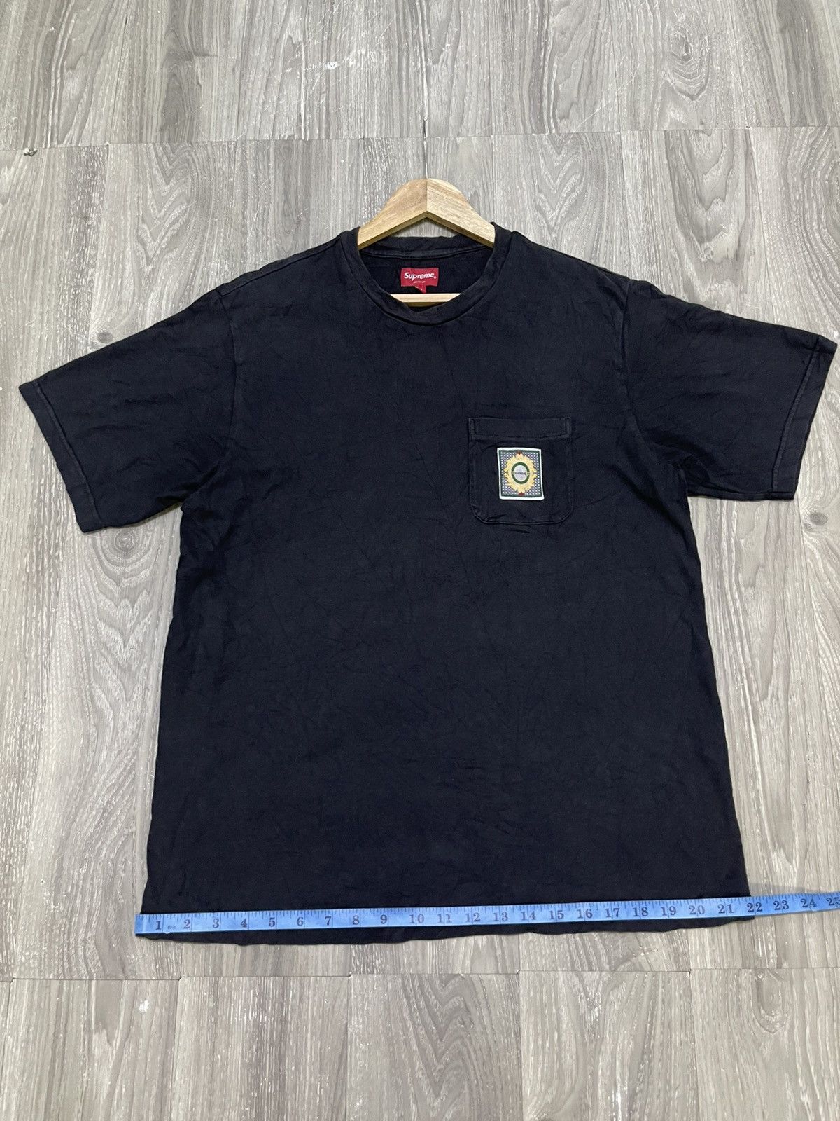 Supreme Supreme Crest Label Pocket Tee Black Size (M) Size US M / EU 48-50 / 2 - 13 Thumbnail