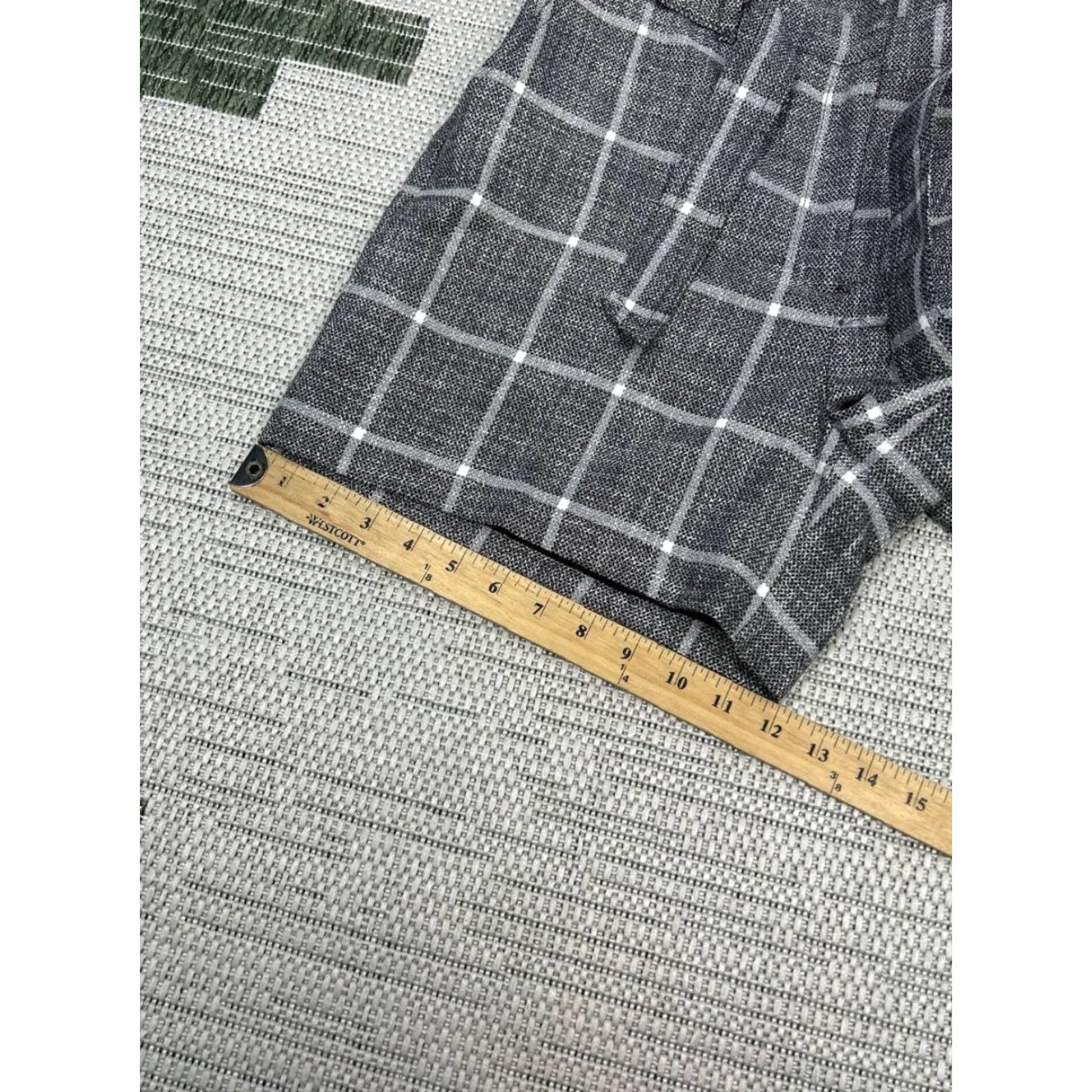 White House Black Market White House Black Market Shorts Women 8 Gray Plaid Stretch Mid Rise The Luxe New Size 30" / US 8 / IT 44 - 4 Thumbnail