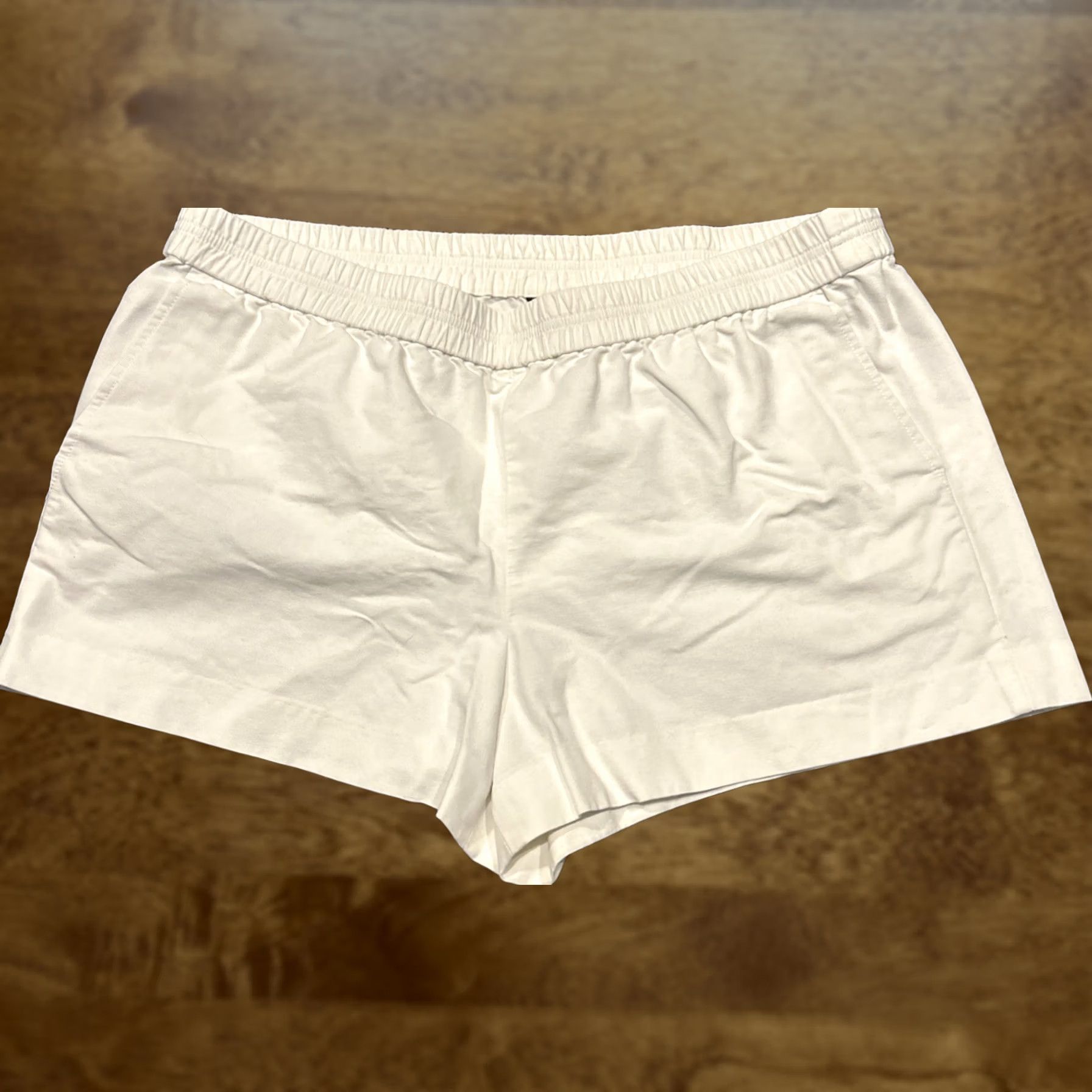J.Crew J.CREW Women’s XL White Cotton Knit Shorts Flat Front Chino 3 in Inseam Casual Women Size 40" / US 18 - 1 Thumbnail