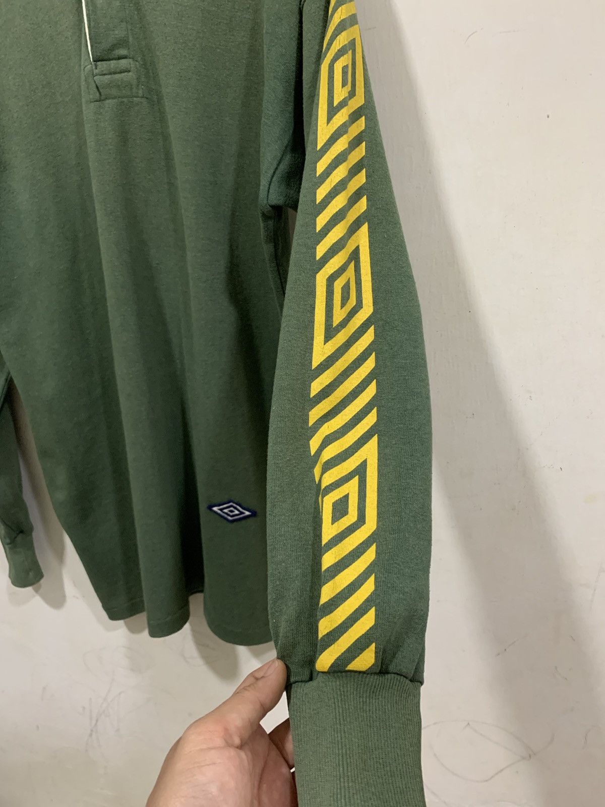 Umbro Vintage Umbro Rugby Long Sleeve Size US XL / EU 56 / 4 - 5 Thumbnail
