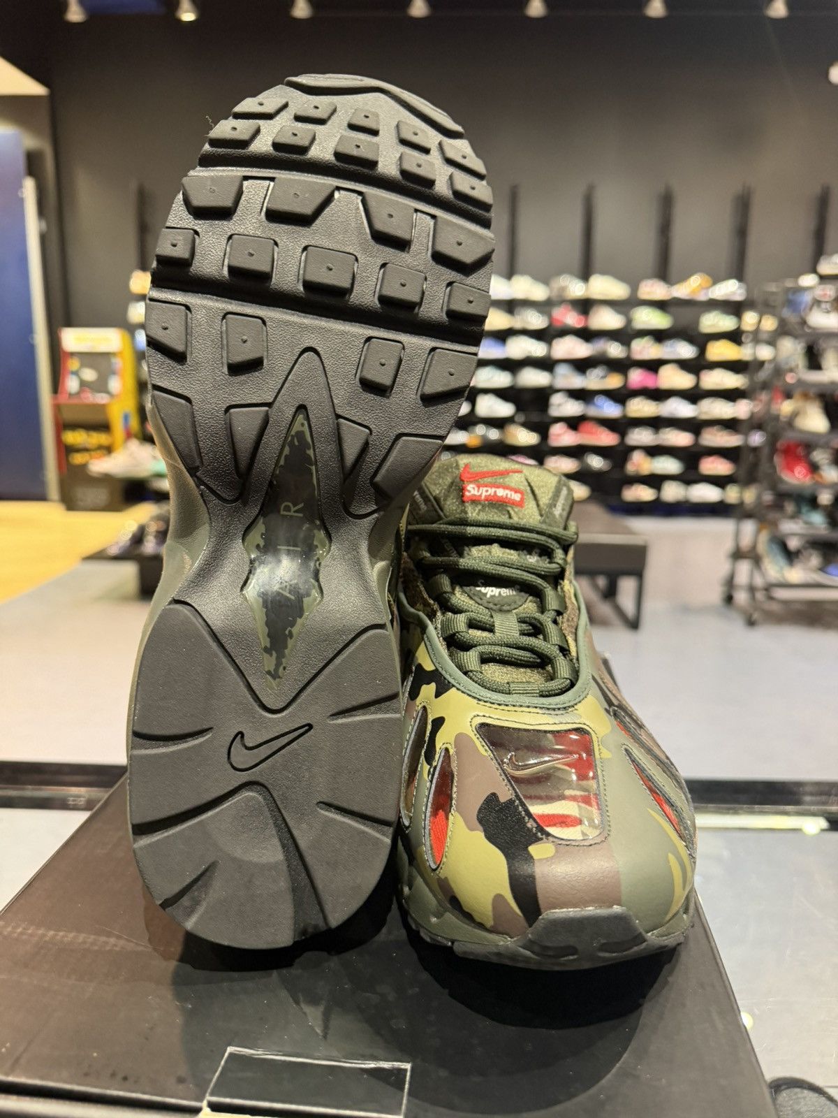 Supreme Size 11 - Nike Air Max 96 “Supreme Camo” Size US 11 / EU 44 - 6 Thumbnail