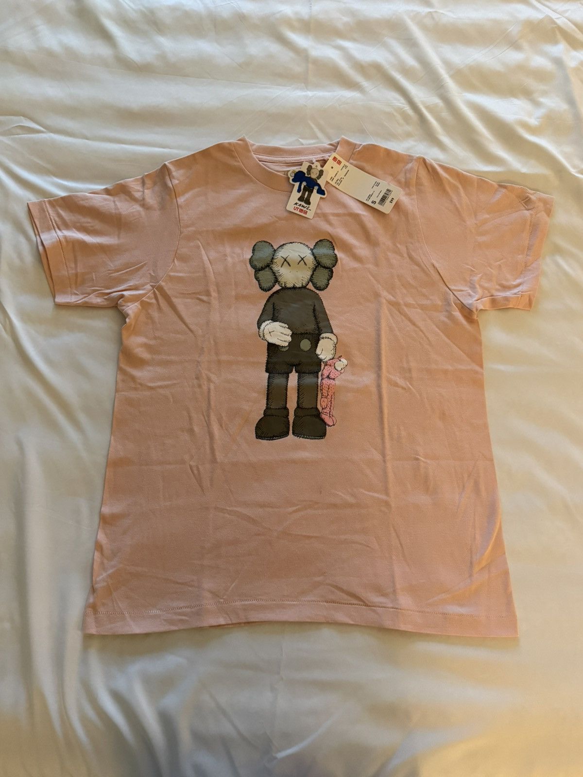 Kaws × Uniqlo Kaws x Uniqlo Companion Tee Pink Size US S / EU 44-46 / 1 - 2 Thumbnail
