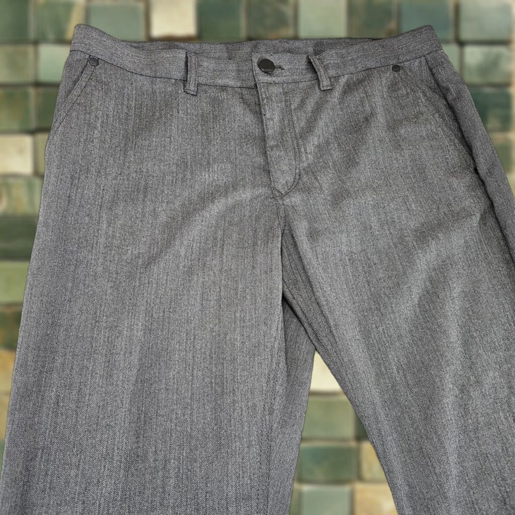 Express Express Dress Pants Mens 36x30 Gray Photographer Wool Stretch Herringbone Chinos Dress Pants Mens Gray Wool Blend Herringbone Express Photographer Size US 36 / EU 52 - 1 Thumbnail