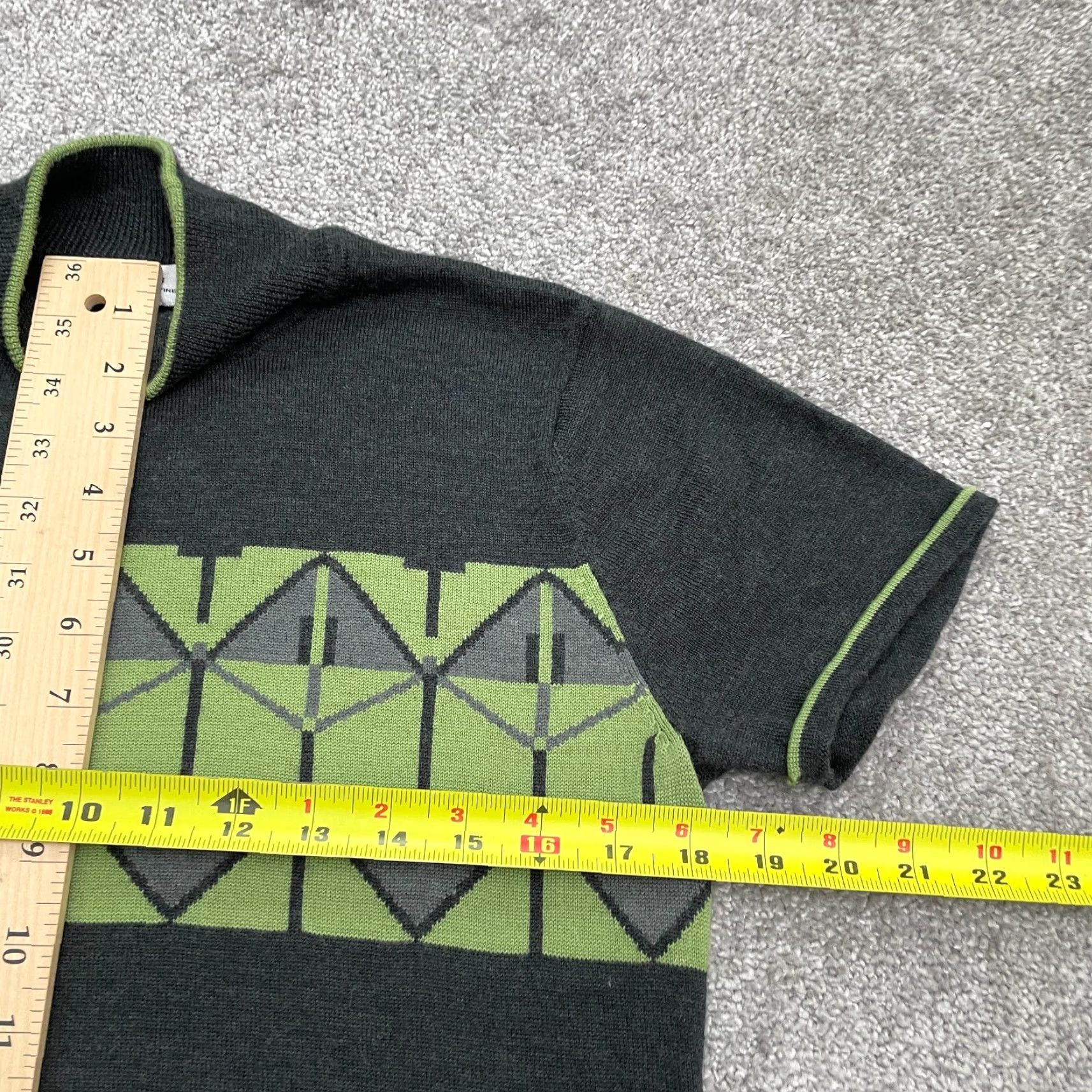 Vintage Tahari Short Sleeve Sweater Juniors 12 Gray Argyle Mock Neck Women Knit Pullover All Seasons Casual 12 Tahari Women Size XL / US 12-14 / IT 48-50 - 7 Thumbnail