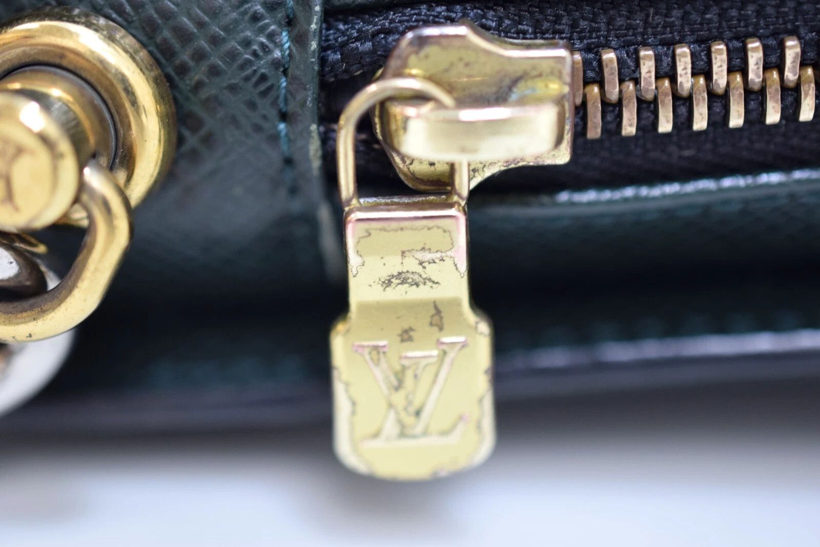 Louis Vuitton Louis Vuitton Baikal Clutch Bag Taiga Leather Epithea M30184 Size ONE SIZE - 10 Thumbnail