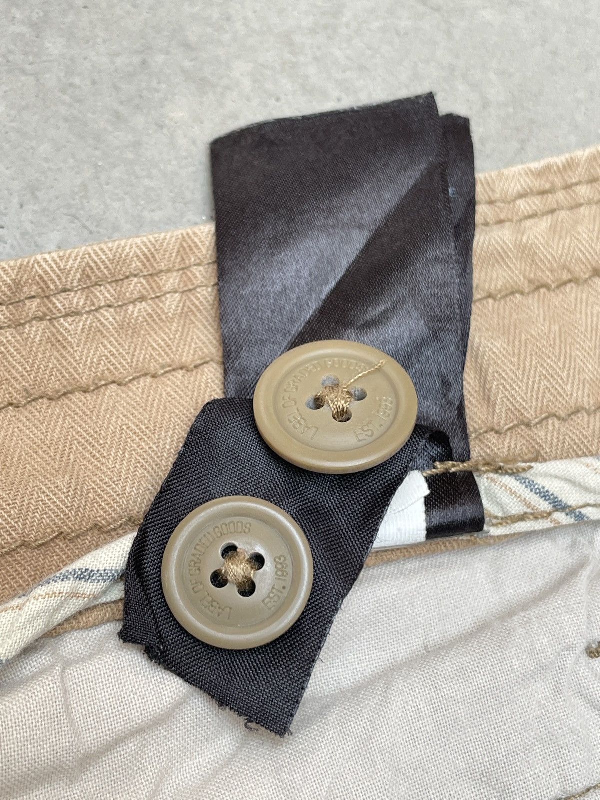 Vintage Vintage Military Cargo Pants Beige Wide Workwear Fit size 36 Size US 36 / EU 52 - 8 Thumbnail