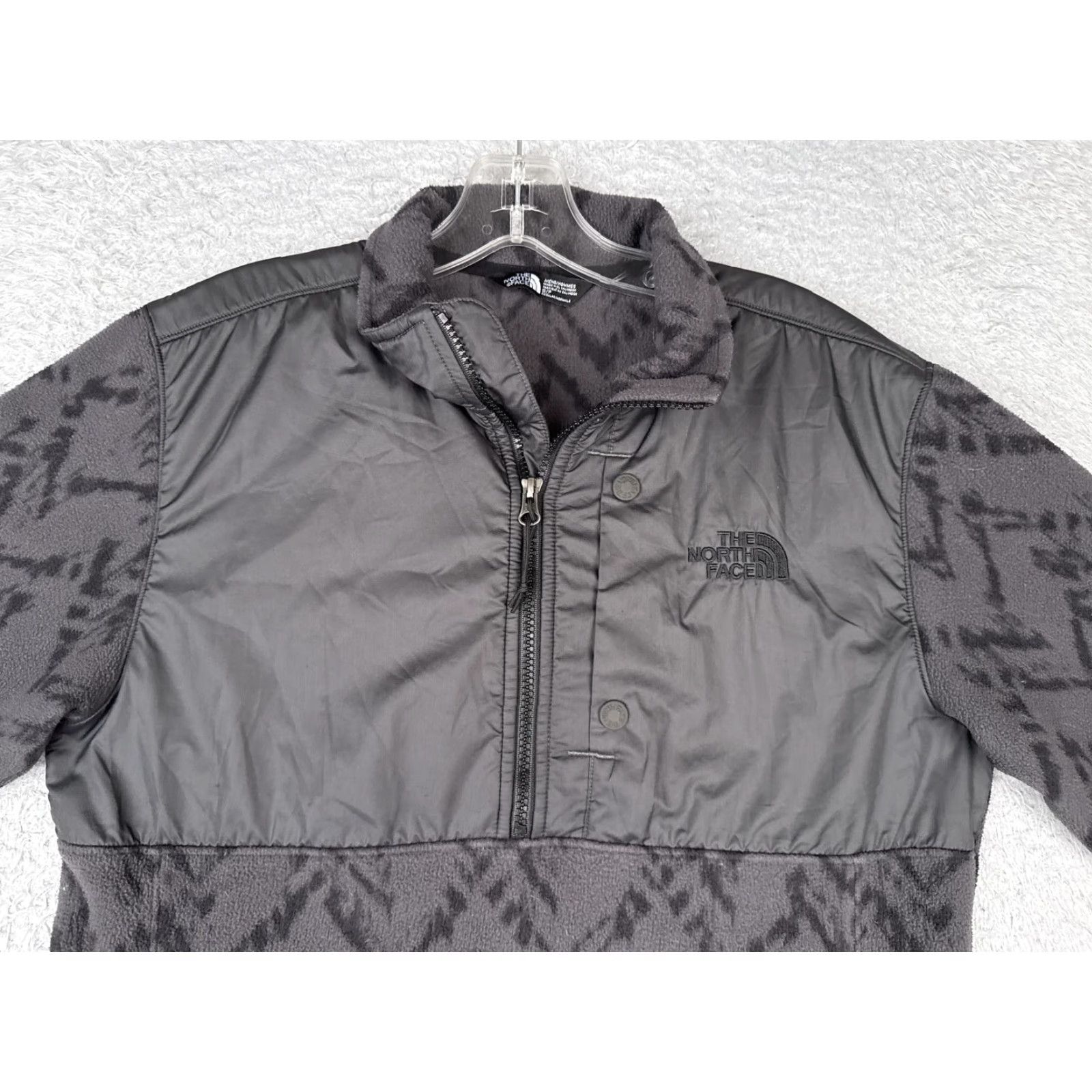 The North Face The North Face Pullover Mens Small Gray Black Fleece 1/4 Zip Nylon Yoke Print Sweatshirt Size US S / EU 44-46 / 1 - 4 Thumbnail