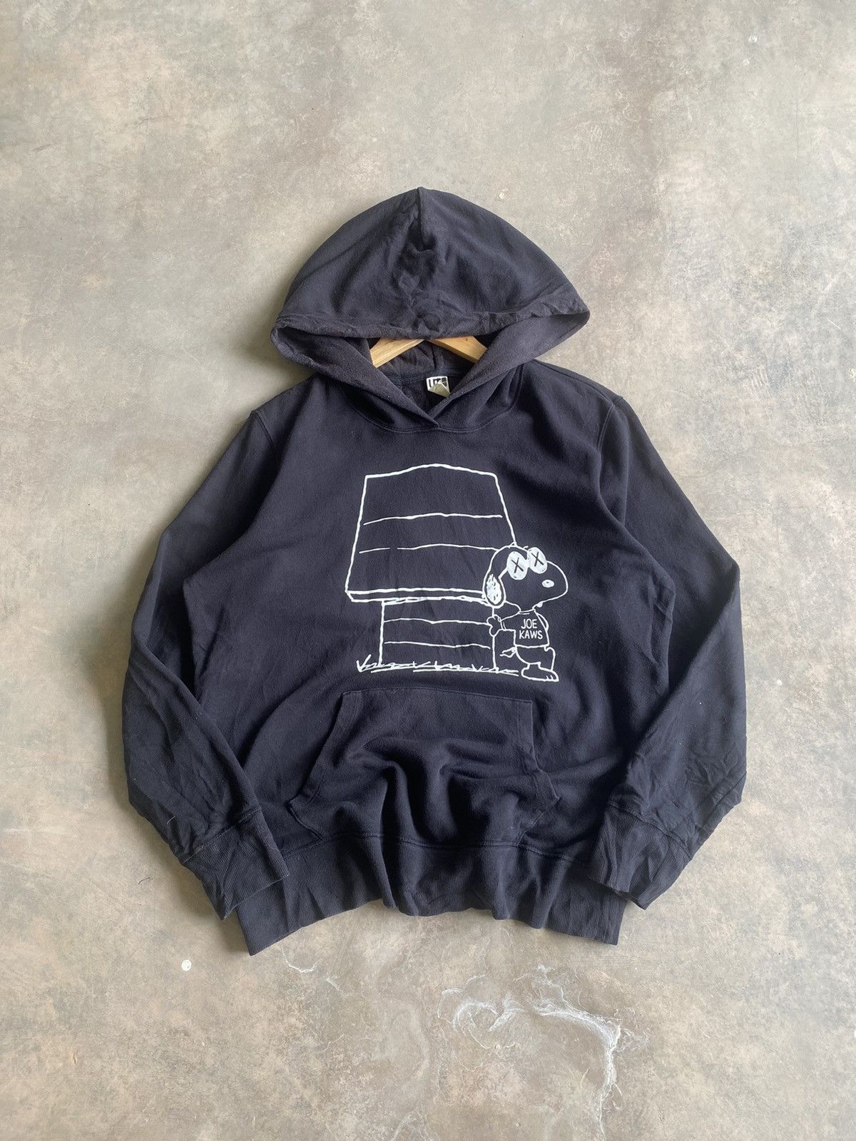 Japanese Brand × Kaws × Peanuts RARE☠️ UNIQLO X KAWS X PEANUTS PULLOVER HOODIE JAPAN Size US L / EU 52-54 / 3 - 2 Thumbnail