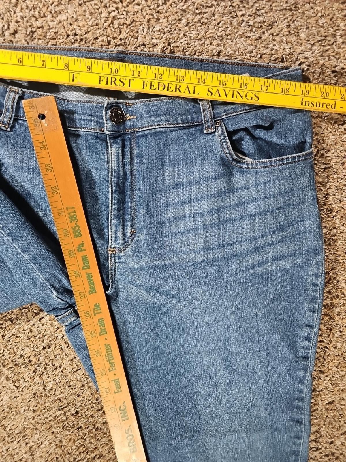 Lee Lee Relaxed Fit Straight Leg Mid Rise Petites Size 30" / US 8 / IT 44 - 4 Thumbnail