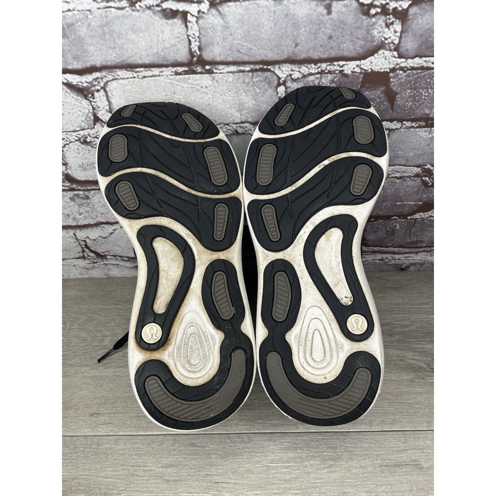 Lululemon Lululemon Black White Chargefeel Workout Low Athletic Sneake Size US 9.5 / IT 39.5 - 9 Thumbnail