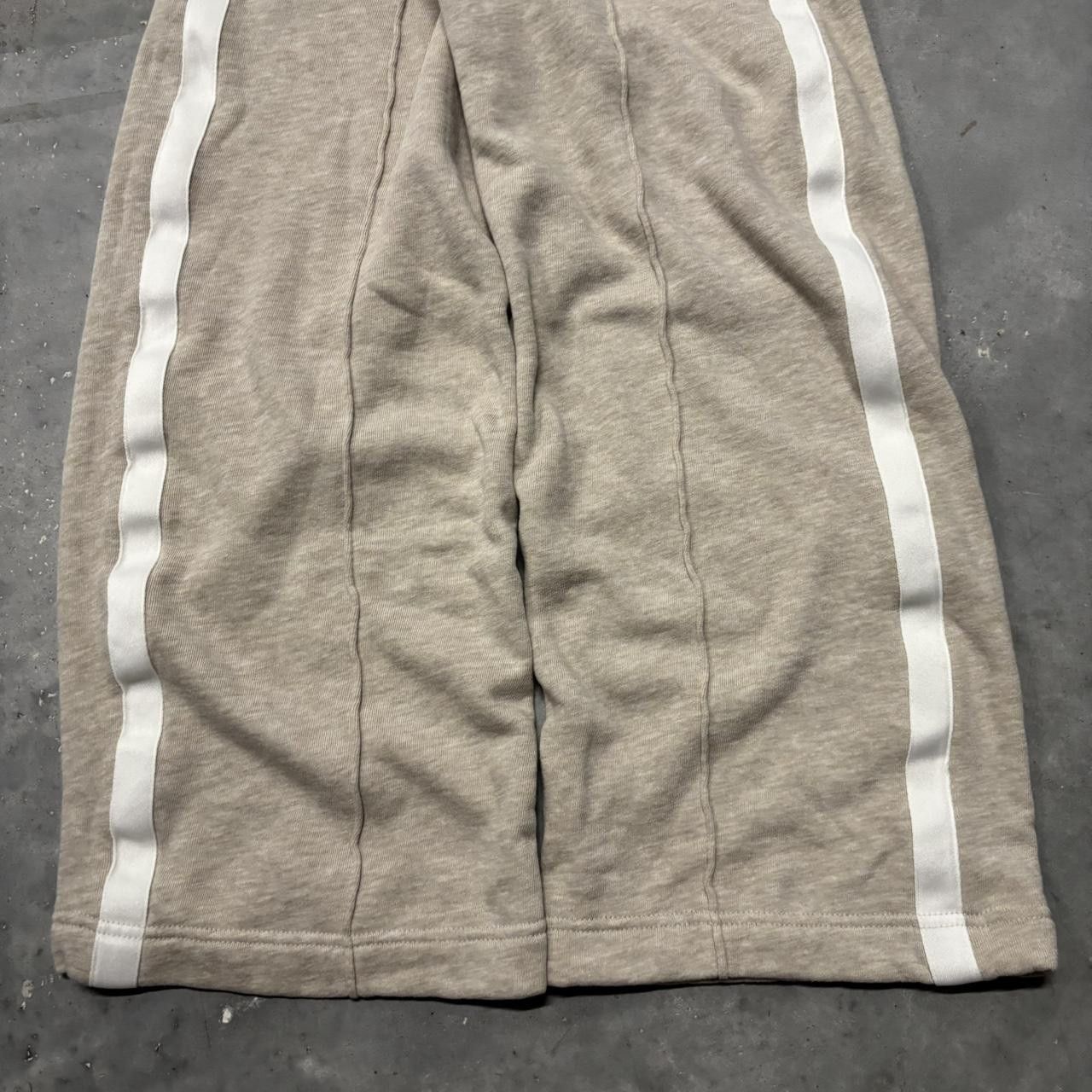Japanese Brand × Vintage Crazy Vintage Y2K/2000s Baggy Cream Striped Comfy Wide Leg Streetwear Sweatpants! Size US 30 / EU 46 - 4 Thumbnail