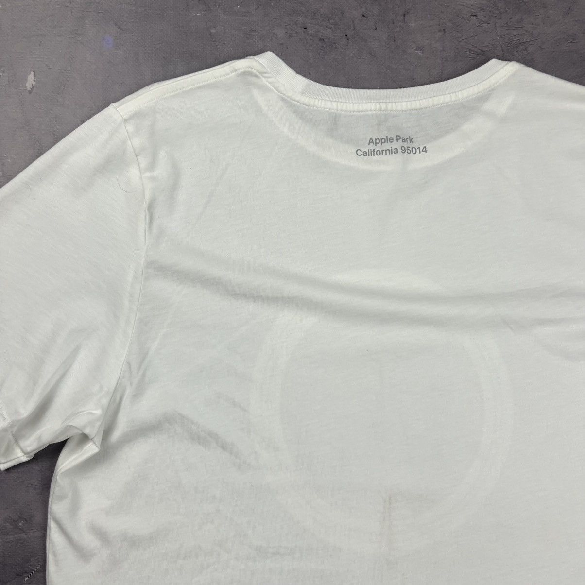 Apple Rare! Apple Park California 95014 Vintage Tee 00s Size US M / EU 48-50 / 2 - 14 Thumbnail