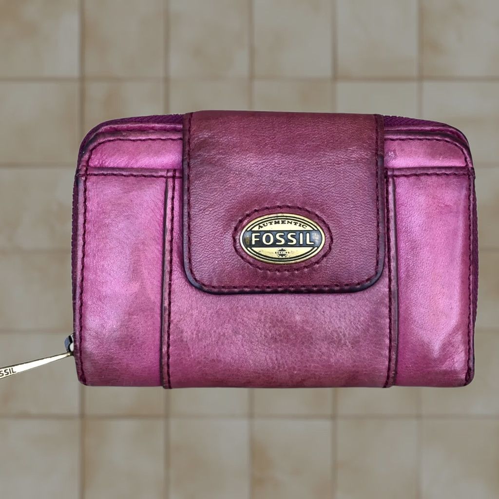 Fossil Vintage Fossil Explorer Leather Wallet Bifold Purple 6" x 4" Womens One Size Leather Purple Credit Card Wallet Size ONE SIZE - 1 Thumbnail