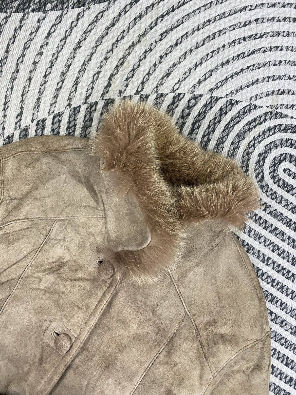 Pierre Balmain Vintage Pierre Balmain Fur Lined Suede Distressed Jacket Size M / US 6-8 / IT 42-44 - 7 Thumbnail
