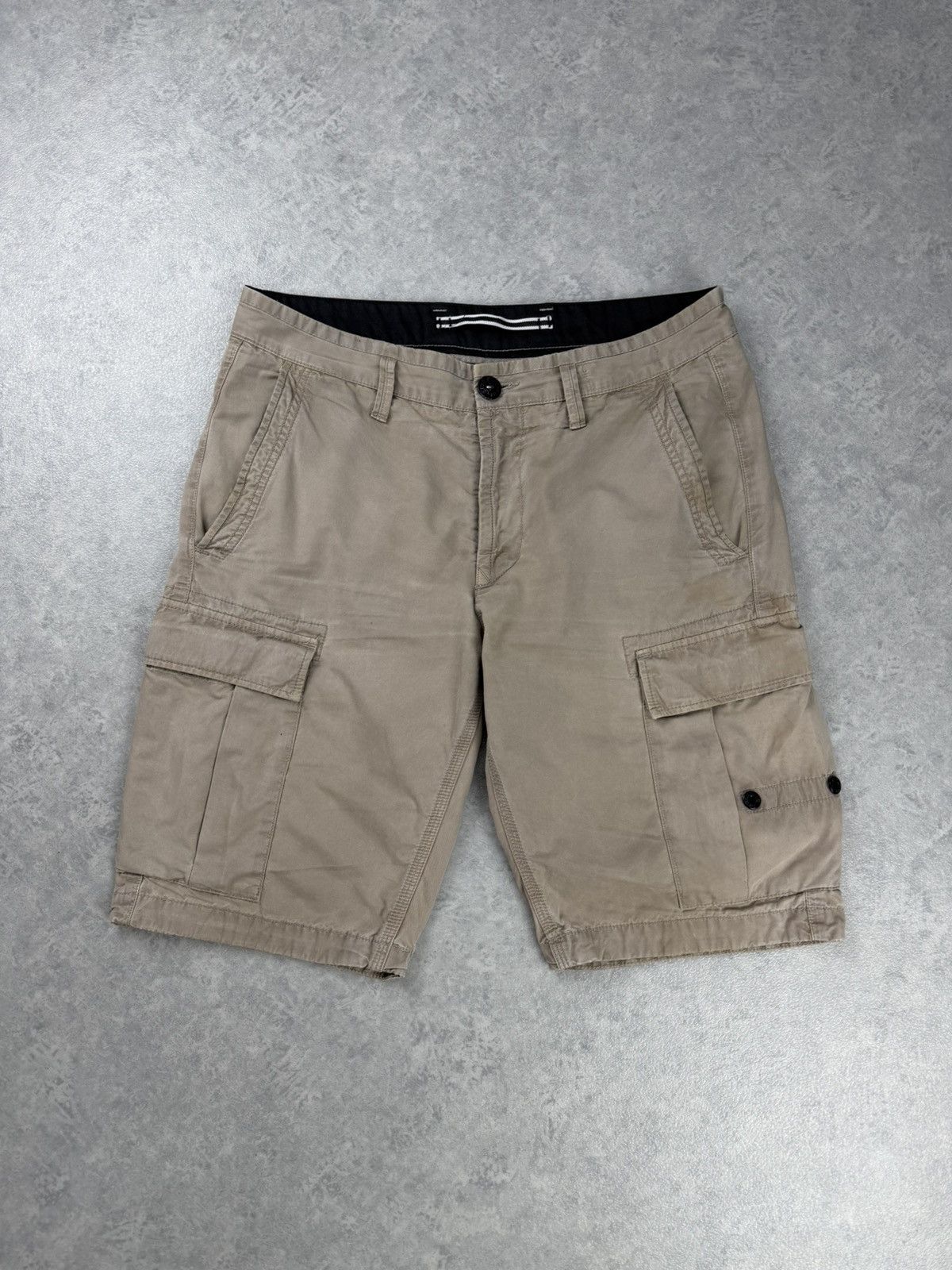 Stone Island Stone Island Cargo Shorts Beige Size W30 Size US 30 / EU 46 - 1 Thumbnail