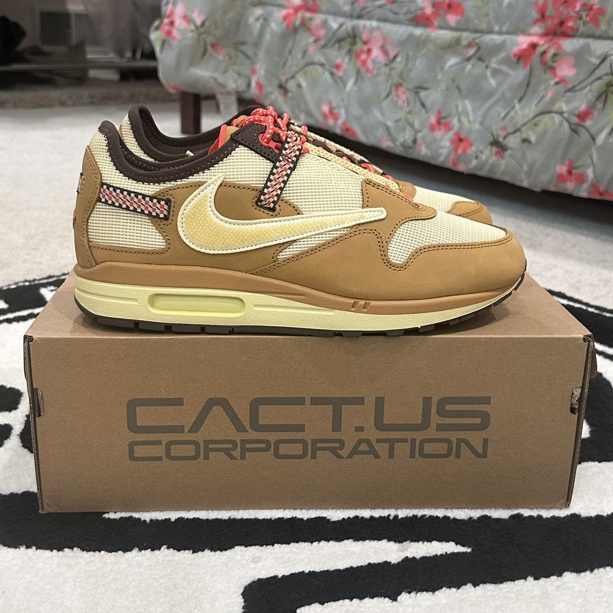 Nike × Travis Scott Travis Scott Nike Air Max 1 “Wheat” Size US 11 / EU 44 - 7 Thumbnail