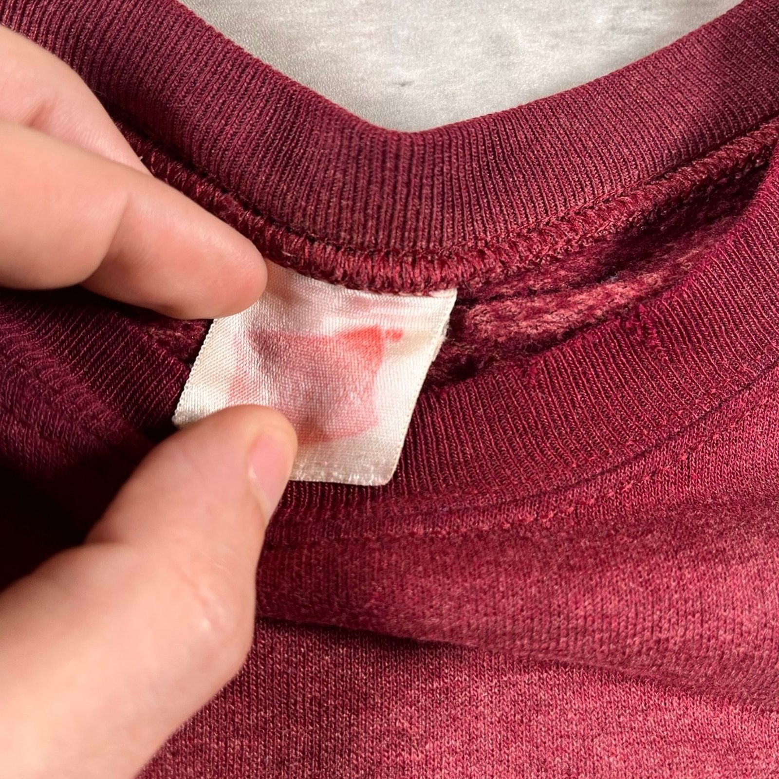 Hanes 90s faded Hanes crew neck Size US L / EU 52-54 / 3 - 4 Thumbnail