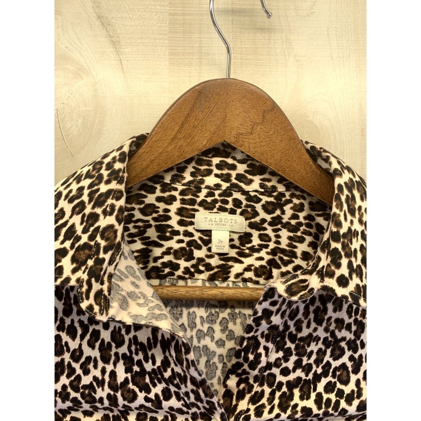 Talbots Talbots Petites Womens Size 2P Leopard Print Long Sleeve Button Up Shirt-6323 Size XS / US 0-2 / IT 36-38 - 4 Thumbnail