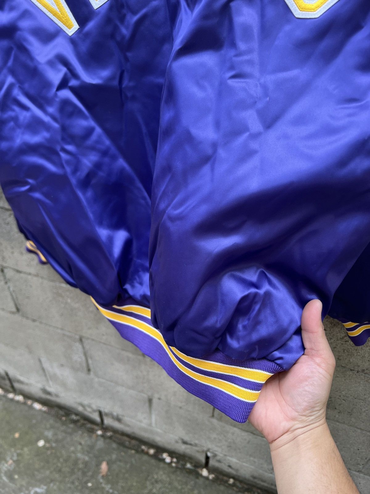NFL Vintage 80’s Minnesota Vikings Bomber Jacket Made In USA Size US XL / EU 56 / 4 - 7 Thumbnail