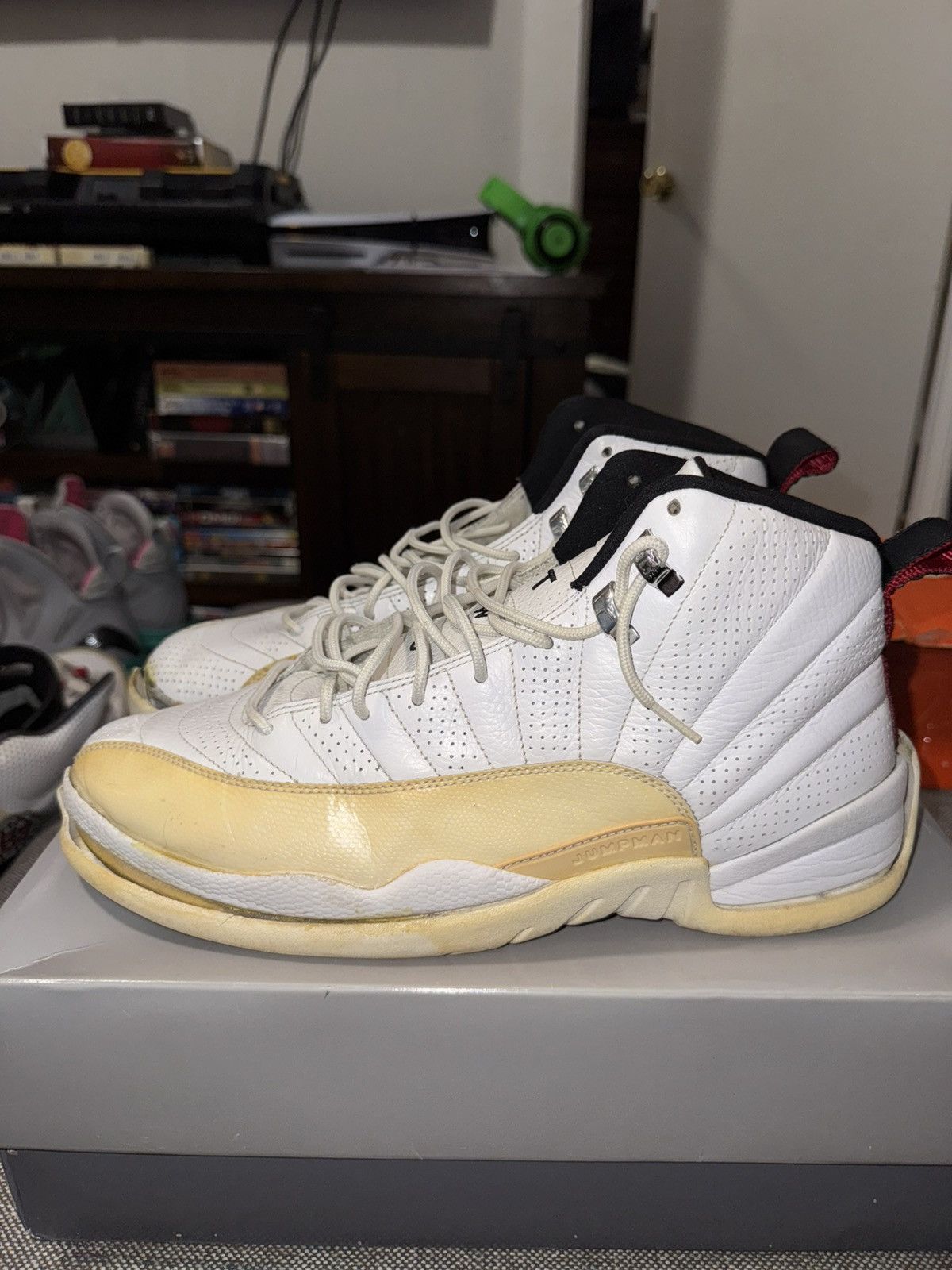 Jordan Brand Air Jordan 12 Retro Rising Sun Size US 12 / EU 45 - 2 Thumbnail