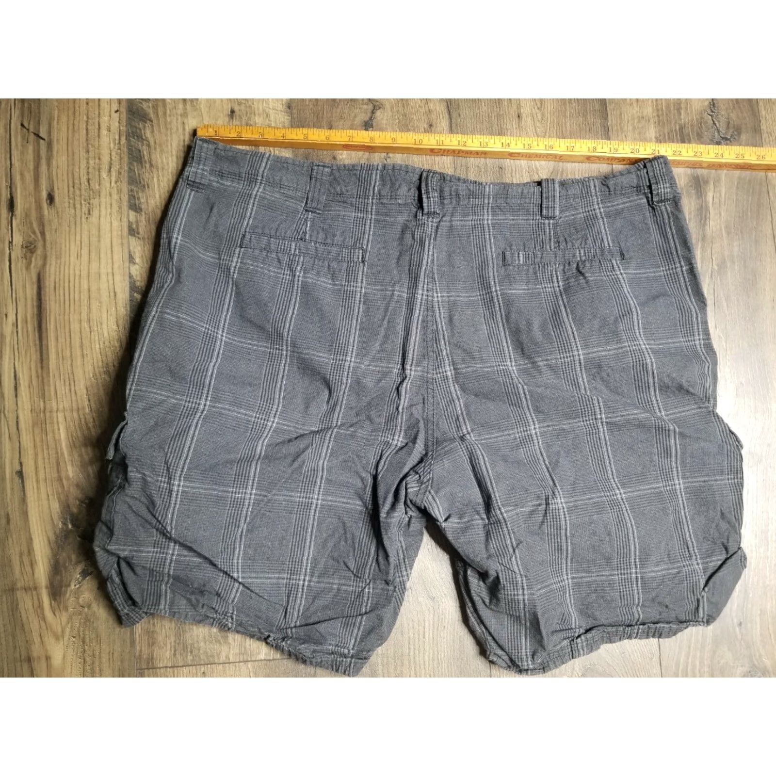 Wrangler Wrangler Men’s Shorts Size 44 Black Gray Plaid Shorts Size US 44 / EU 60 - 2 Thumbnail