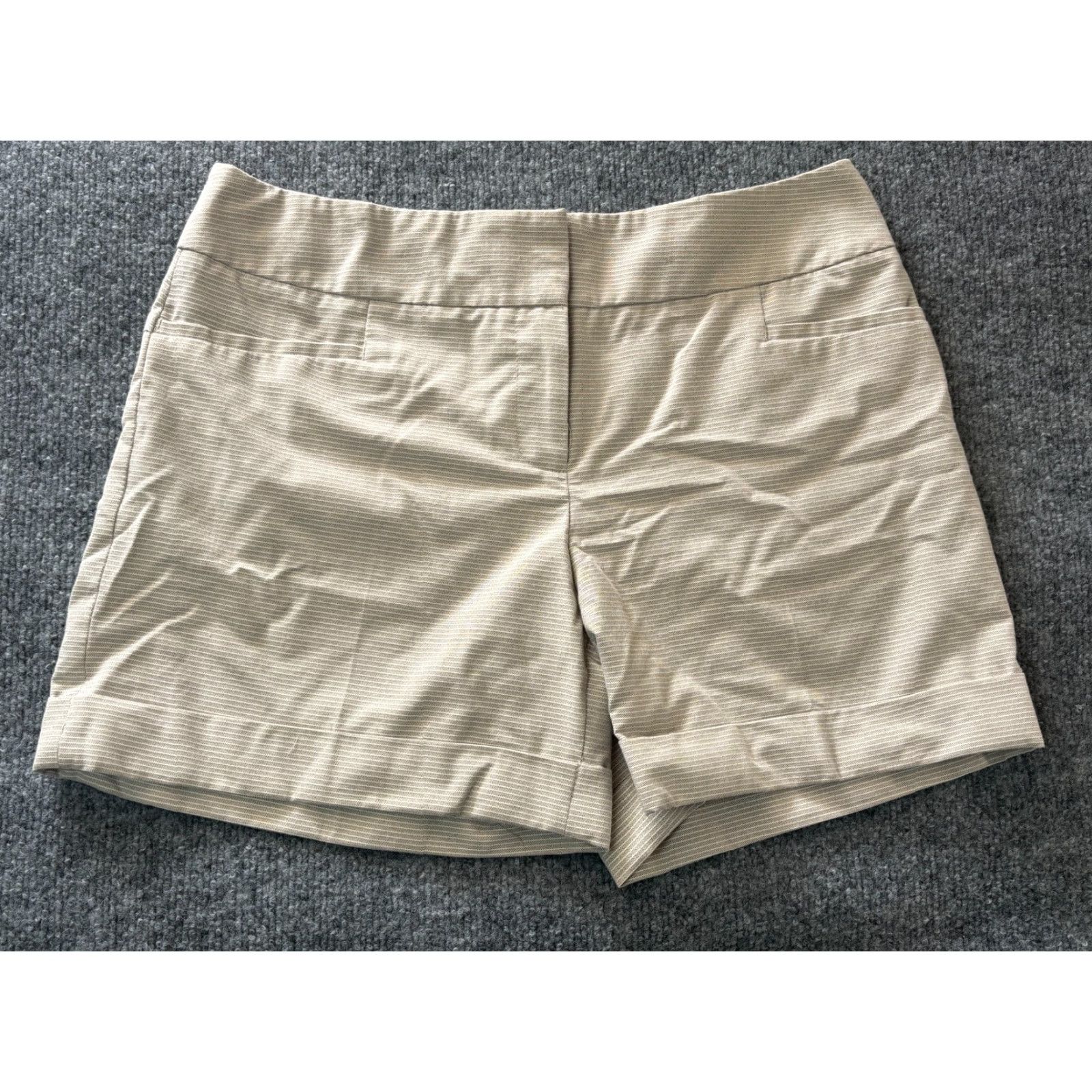 Old Navy Old Navy Women's Khaki Shorts Pink Flamingo Embroidered- Size 6 Size 28" / US 6 / IT 42 - 7 Thumbnail