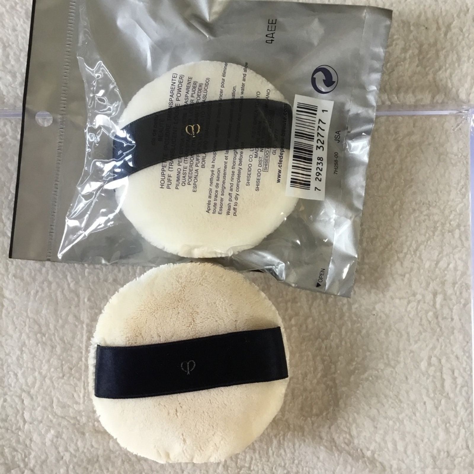 Other Clé de Peau Beauté Translucent Loose Powder Puff Size ONE SIZE - 3 Thumbnail