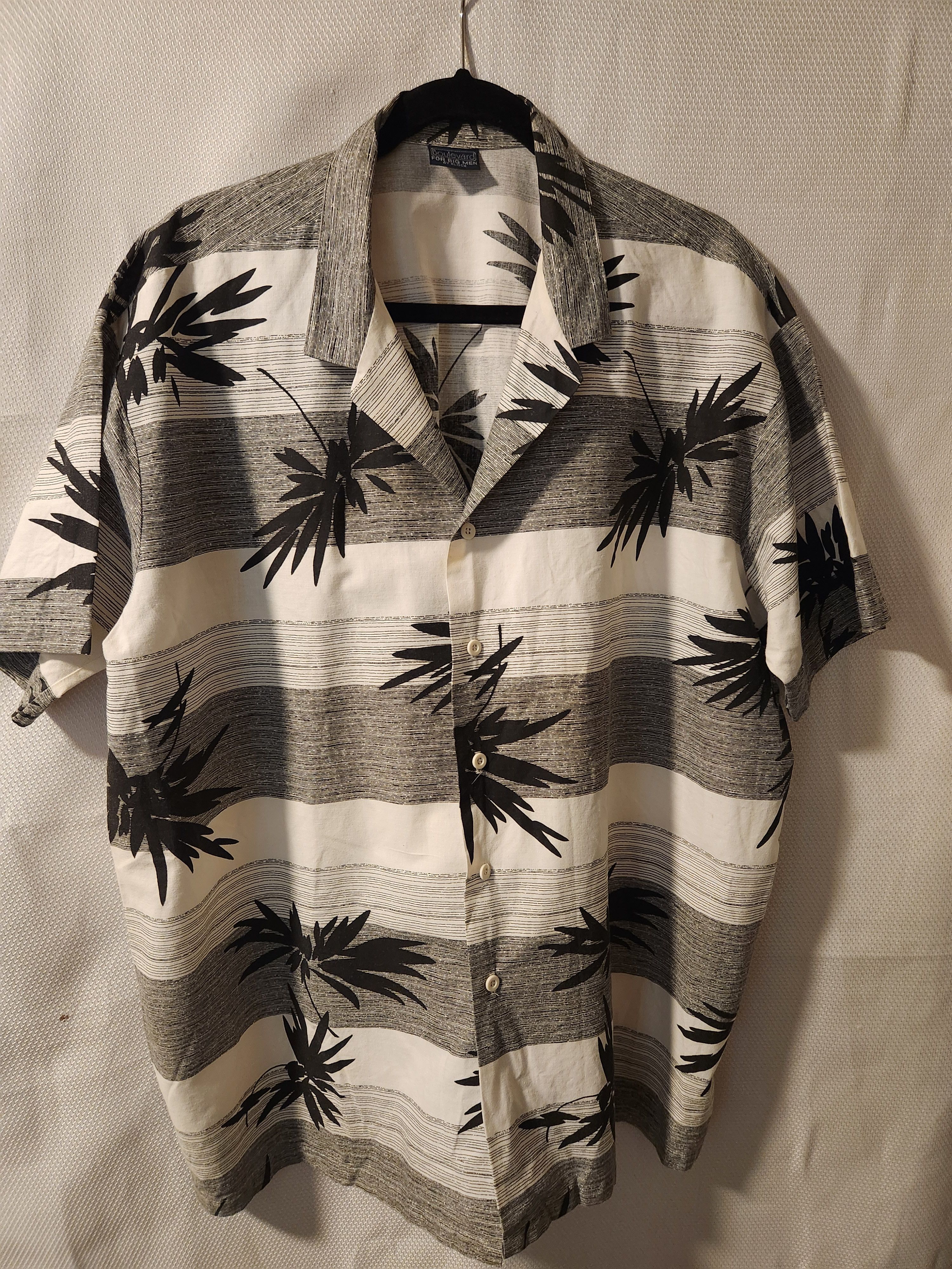 Other Vintage Boulevard Cotton Hawaiian Black & White SS Shirt Size US XL / EU 56 / 4 - 1 Thumbnail