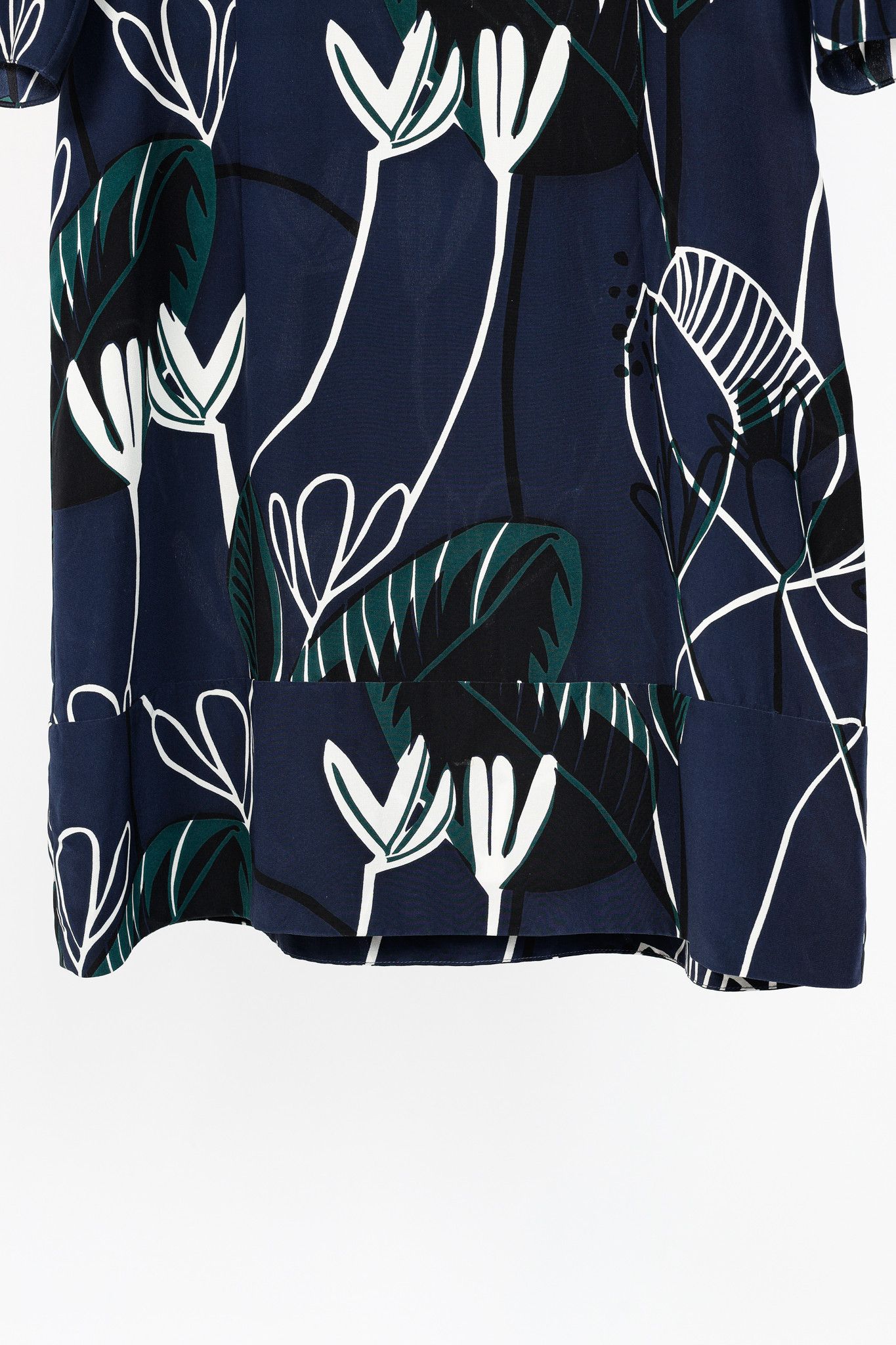 Marni Marni Dress SS/14 Navy Floral Silk Mini Dress Size S / US 4 / IT 40 - 7 Thumbnail