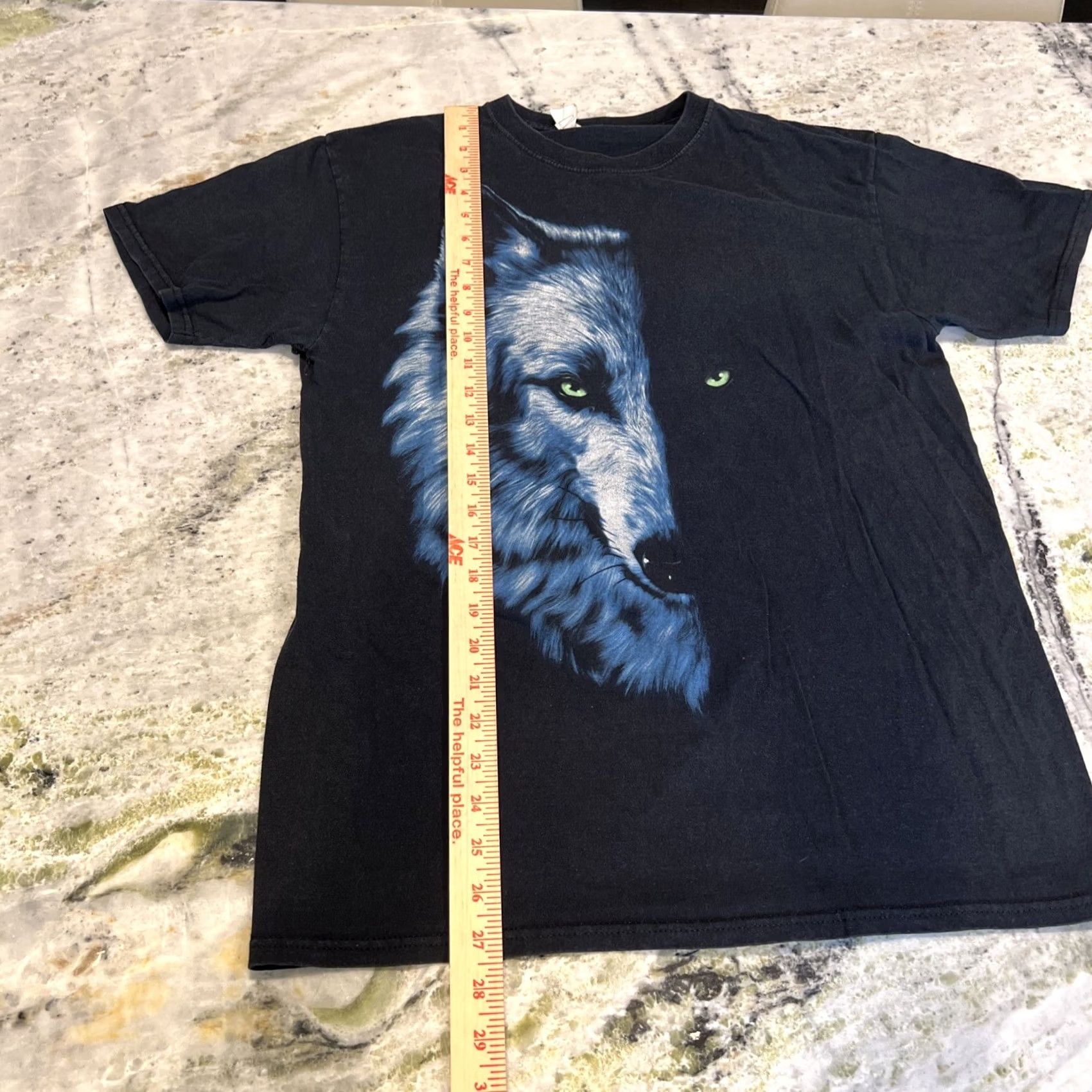 Fruit Of The Loom VINTAGE Wolf T-Shirt Men Medium Half Face Green Eyes Fruit of the Loom Heavy Shirt Mens Black 100% Cotton Graphic Print Animals Crew Neck Short Sleeve Size US M / EU 48-50 / 2 - 3 Thumbnail