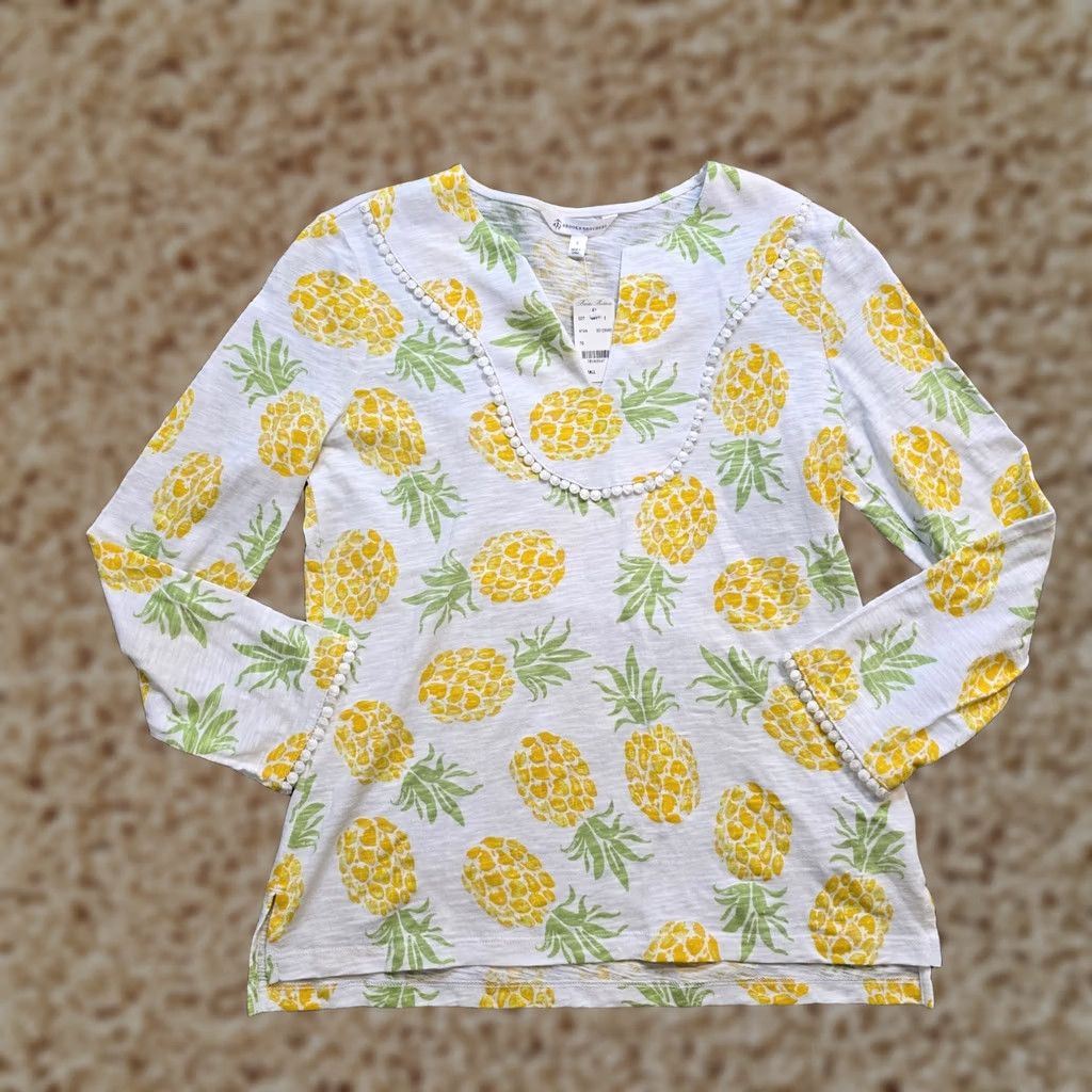 Brooks Brothers Brooks Brothers Top Womens Size Small Yellow Pineapples Long Sleeve Casual Blouse Regular Knit Cotton V-Neck Pullover Size S / US 4 / IT 40 - 1 Thumbnail