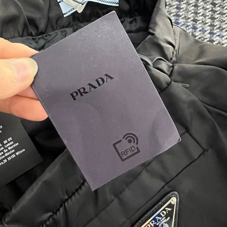 Prada Prada Thousand-bird check stitched triangle logo skirt 2504 Size 25" / US 0 / IT 36 - 6 Thumbnail