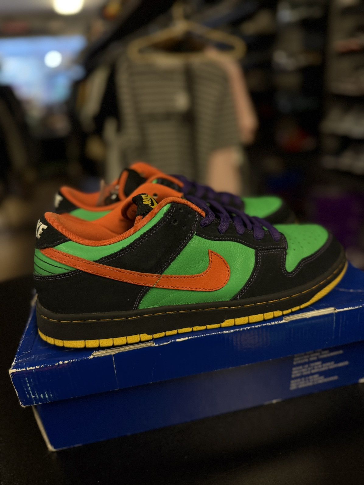 Nike Size 11 - Nike Dunk SB Low Green Spark Hoop Orange Halloween Size US 11 / EU 44 - 4 Thumbnail