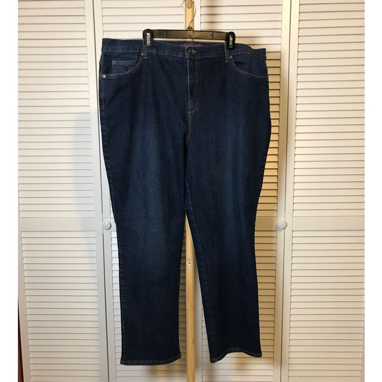 Gloria Vanderbilt Gloria Vanderbilt Amanda High Rise Straight Denim Jeans 24W Size 22" - 1 Thumbnail