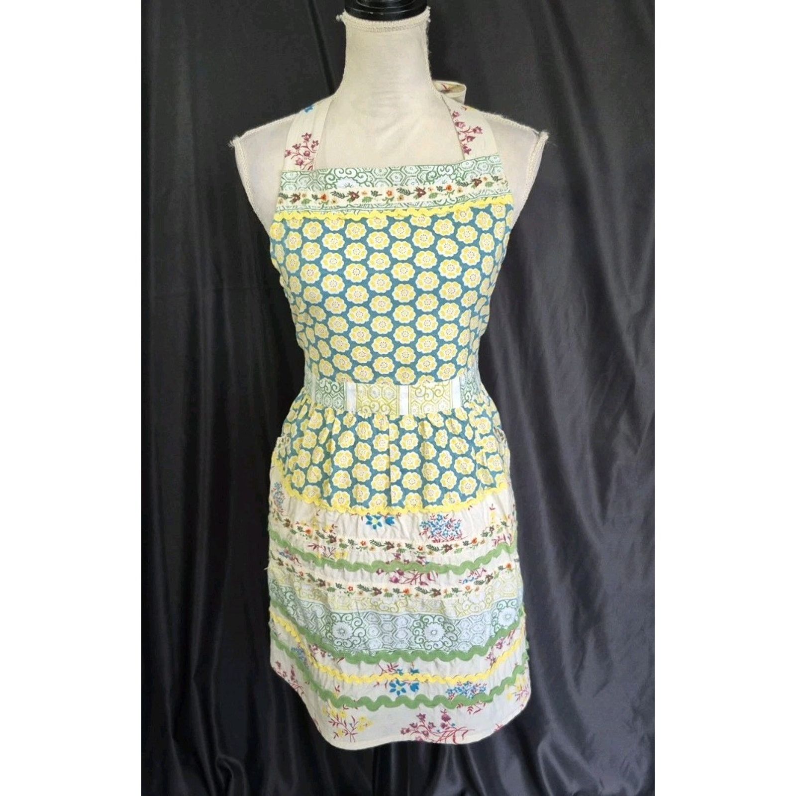Anthropologie Anthropologie Halter Apron Cotton Front Pockets Tie Neck Size ONE SIZE - 2 Thumbnail