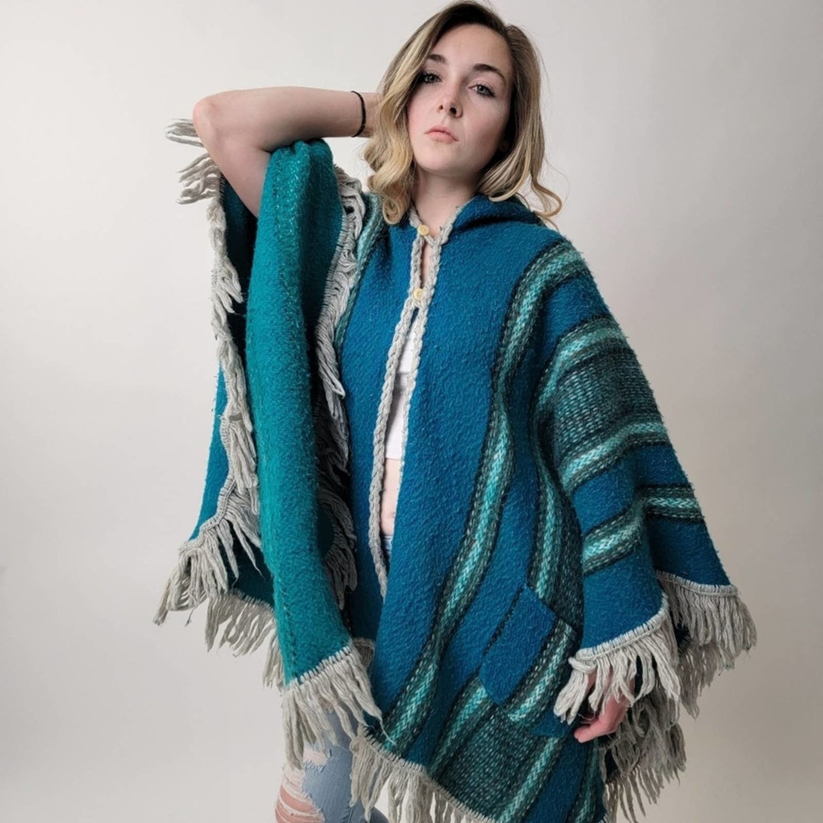 Vintage One of a Kind 70's Mod Knit Fringe Poncho Shrug Size ONE SIZE - 4 Thumbnail