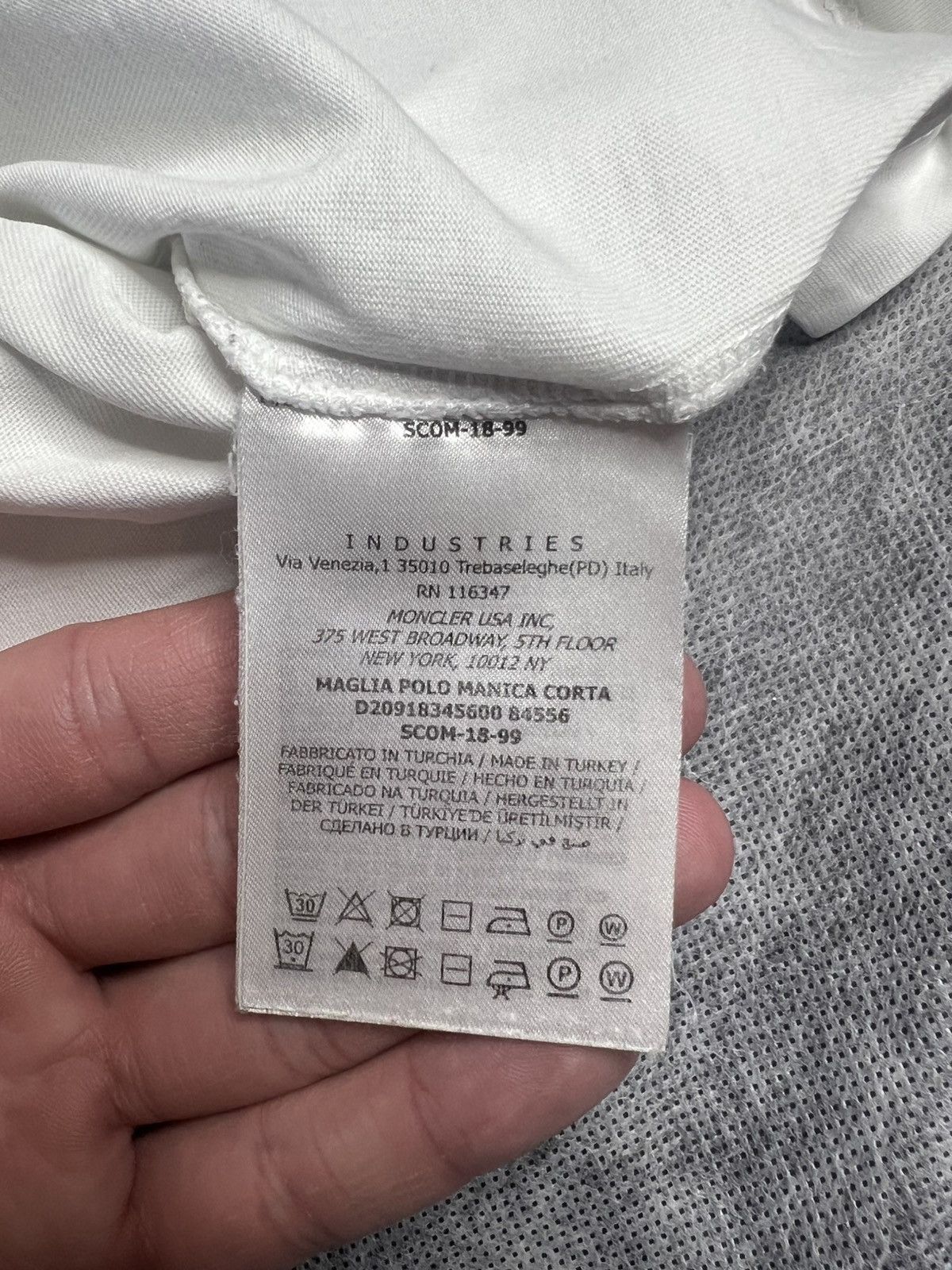 Moncler Vintage Moncler White Tee Shirt Size US M / EU 48-50 / 2 - 10 Thumbnail