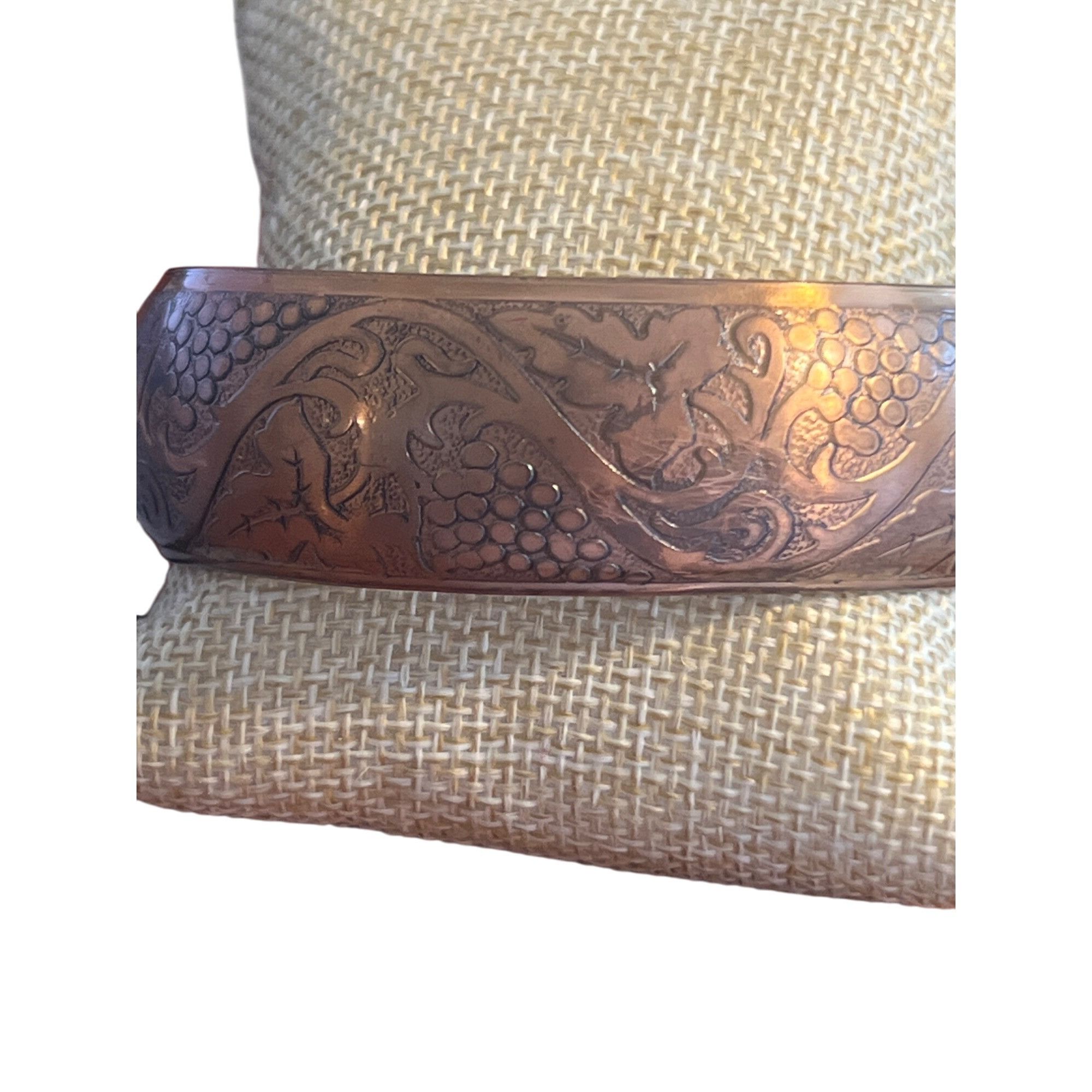 Other Vintage Brass Embossed Grape Vine Artisan Bangle Bracelet 1" Size ONE SIZE - 1 Thumbnail