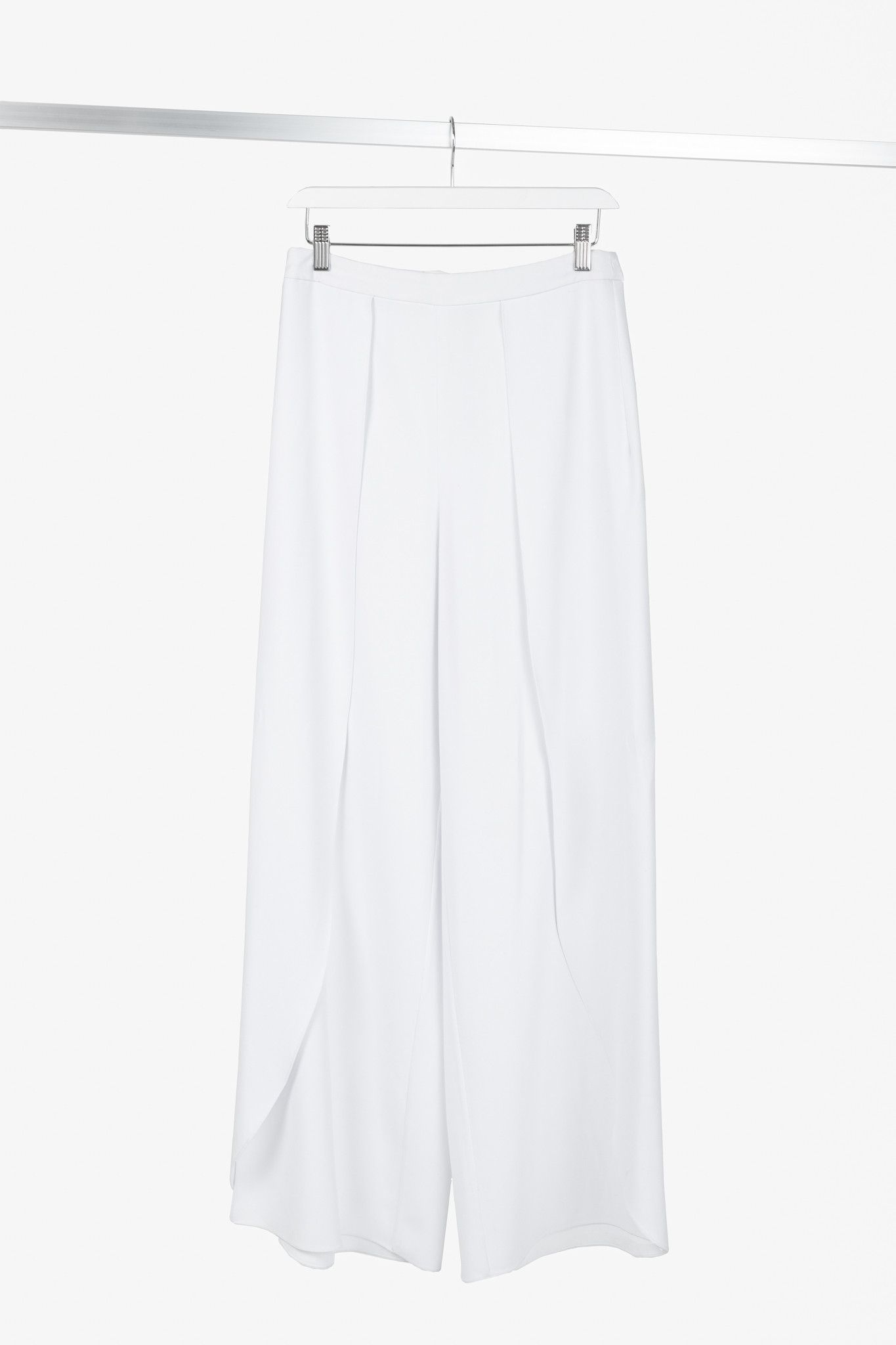 Alice + Olivia Alice + Olivia Larissa White Crepe Open-Pleat Pants Size 27" / US 4 / IT 40 - 1 Thumbnail