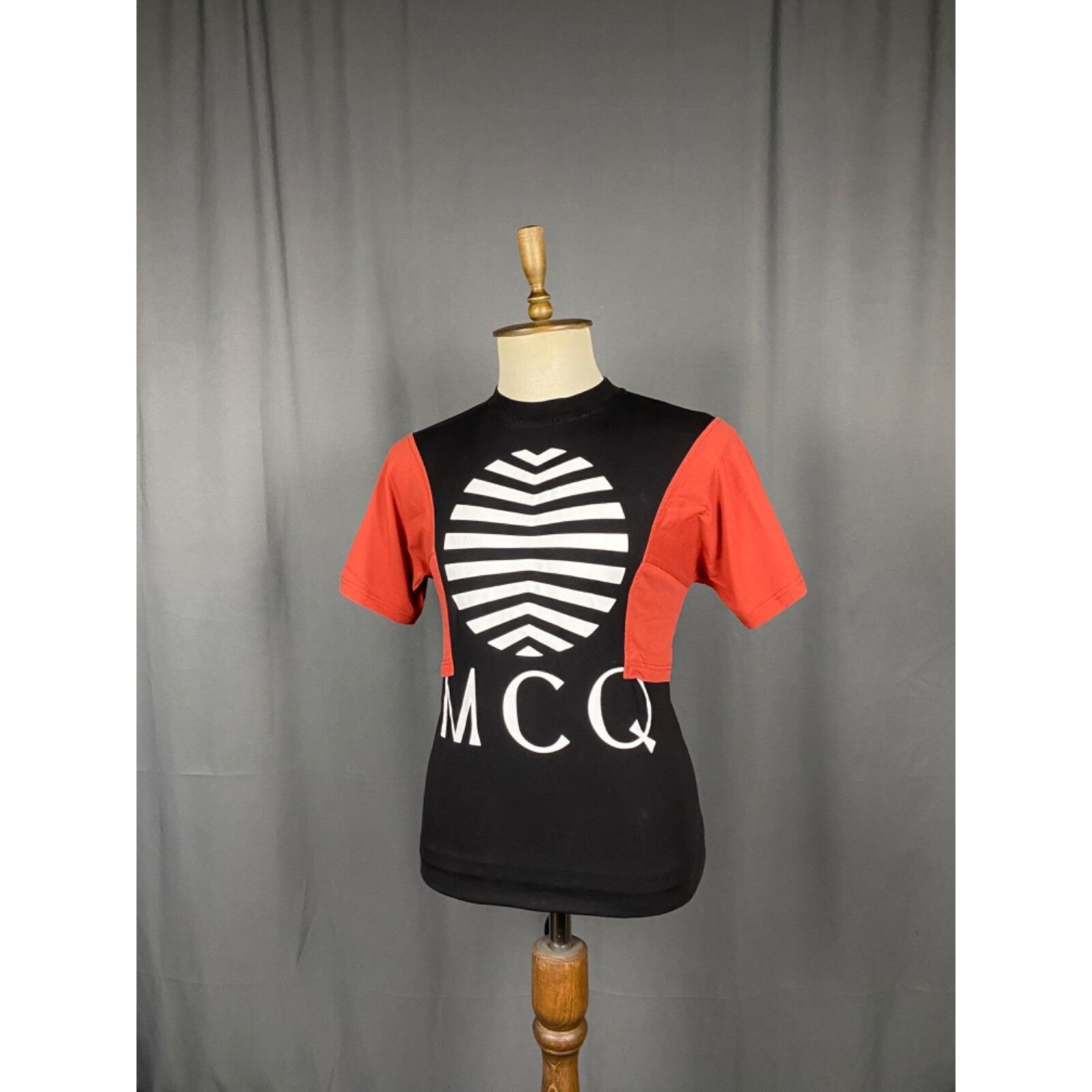 Alexander McQueen MINT! Alexander McQueen Big Logo Men's Black T-Shirt Size XS Size US XS / EU 42 / 0 - 4 Thumbnail