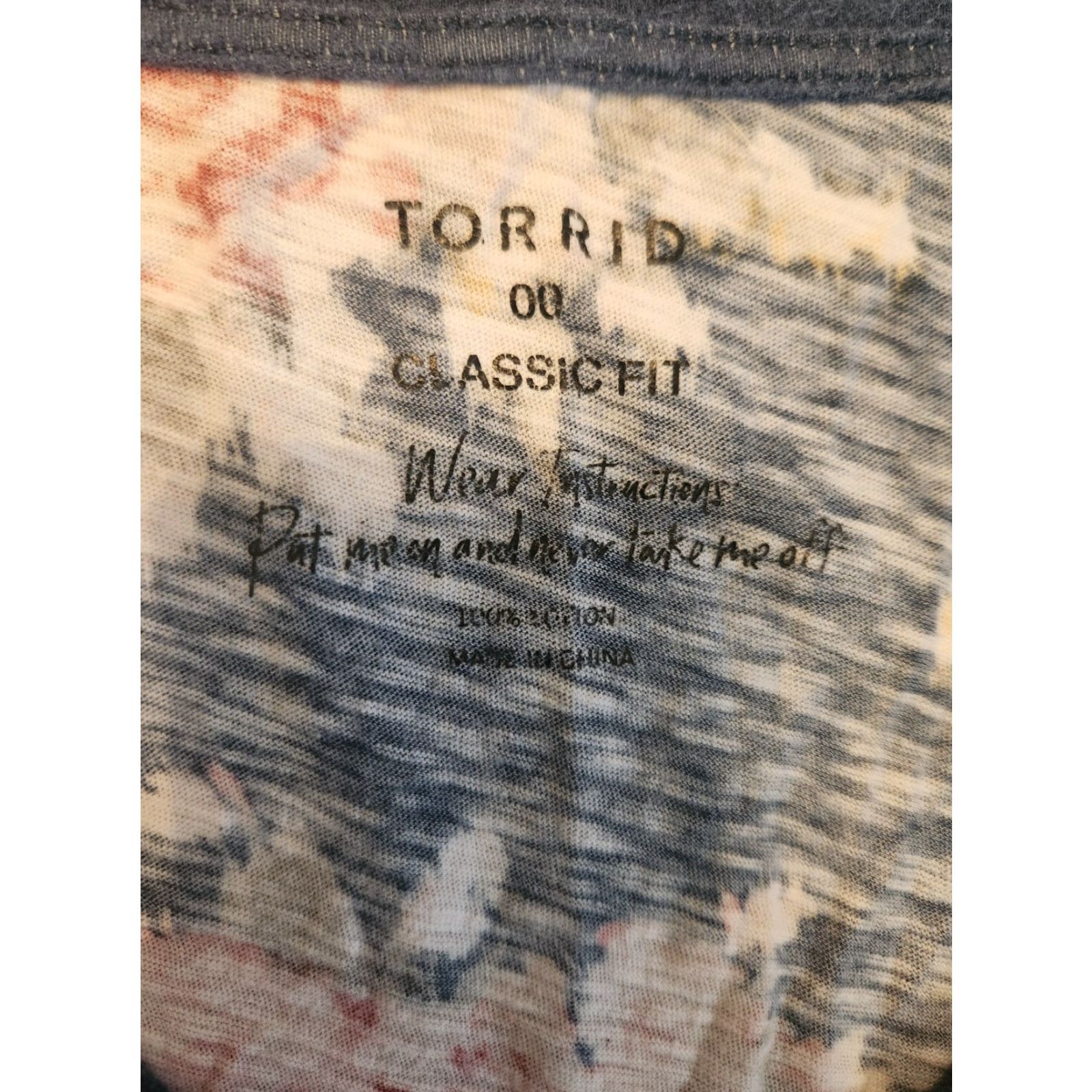 Torrid Torrid Blue Floral Short Sleeve T-Shirt M/L Women/V-Neck Casual Easy Care Lightweight 100% Cotton Regular Fit Colorful Size M / US 6-8 / IT 42-44 - 4 Thumbnail