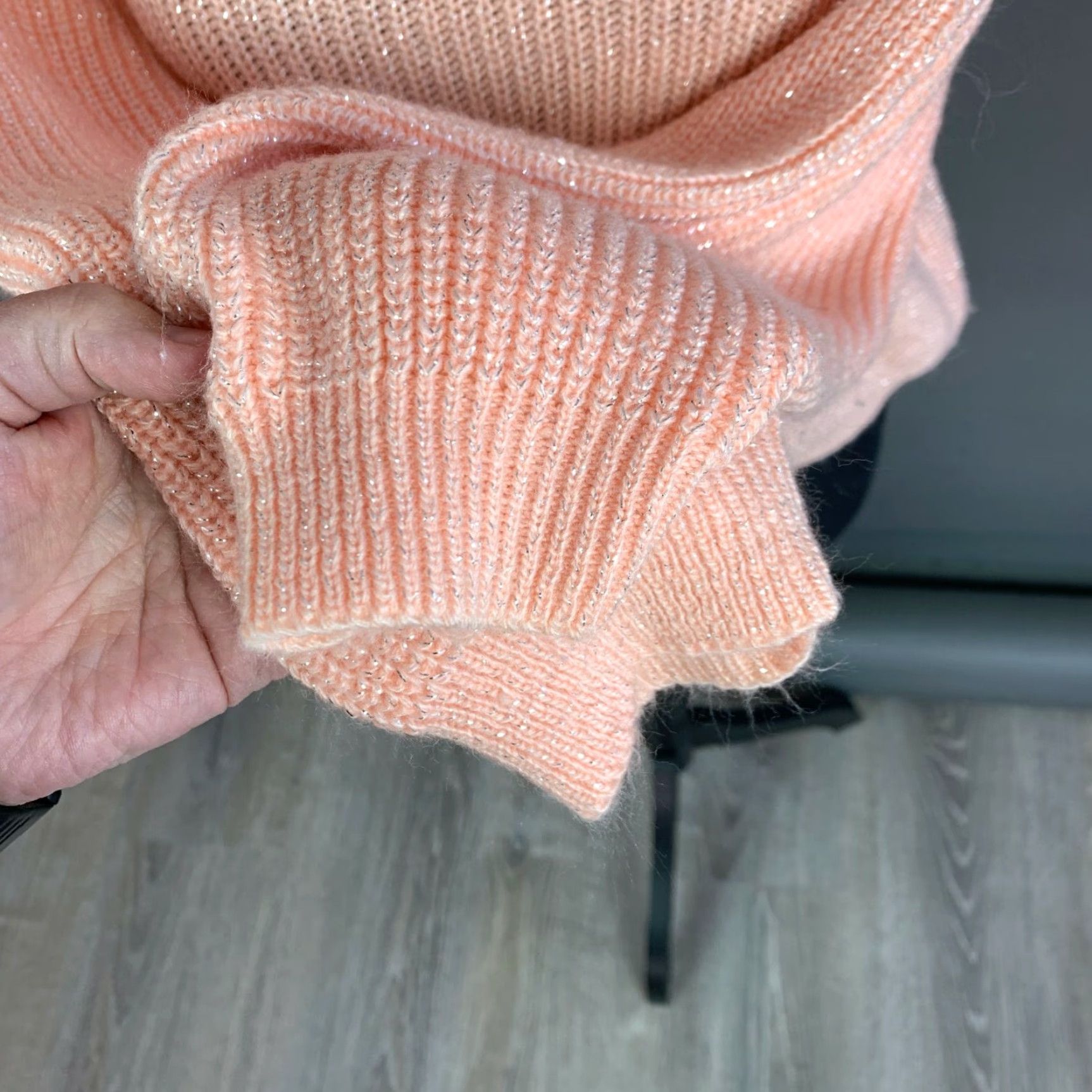 Pinko VINTAGE Spring Seasons Peach Pink Silver Metallic Long Sleeve Sweater Size Small Regular S/M Womens Size S / US 4 / IT 40 - 3 Thumbnail
