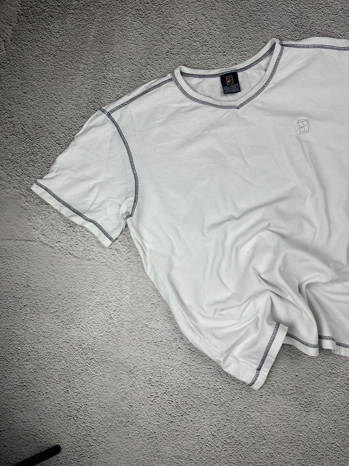 Nike Vintage Nike Court T-Shirt Logo Y2K Sportwear SK8 Size L / US 10 / IT 46 - 3 Thumbnail