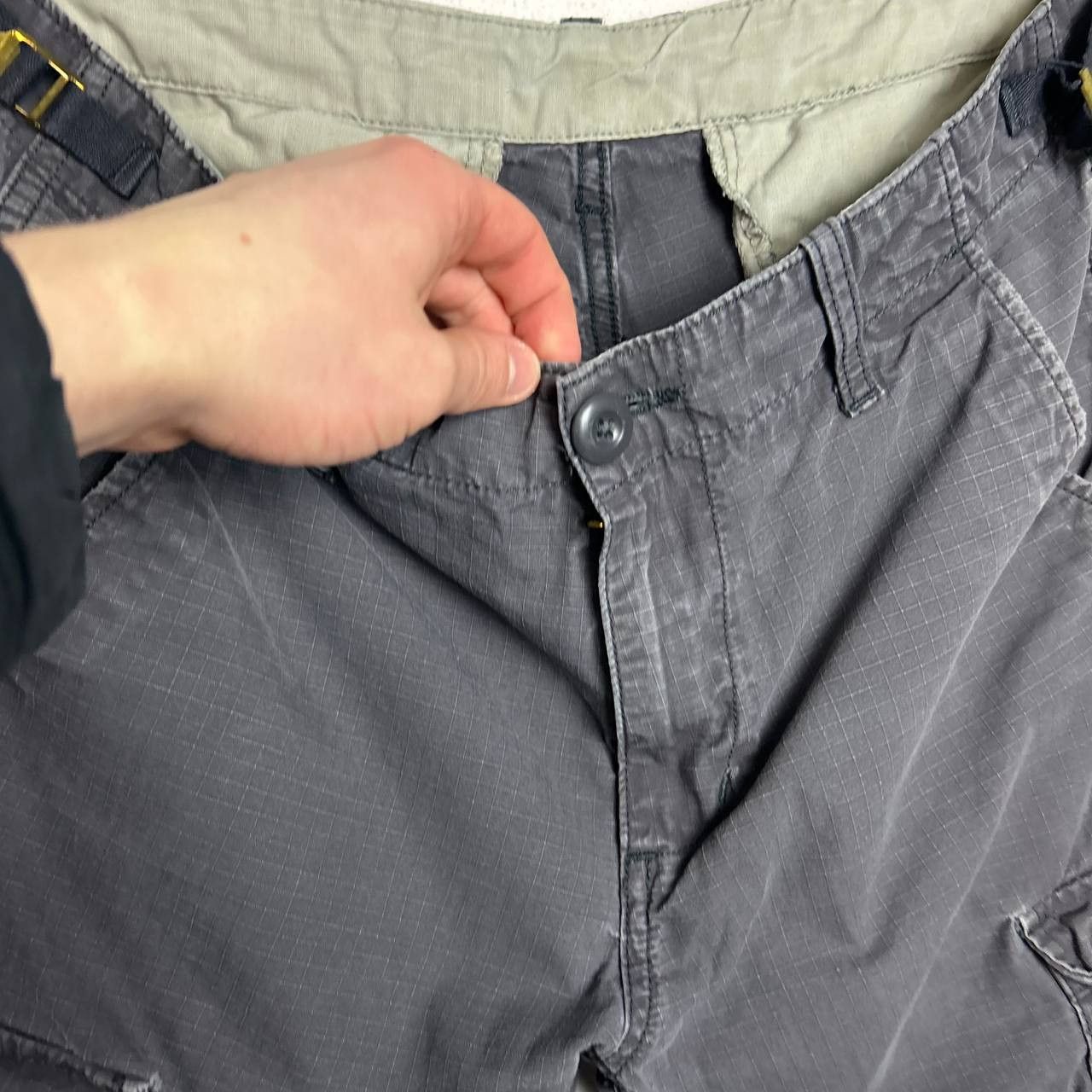 Carhartt Wip Vintage Carhartt Wip Patch Logo cargo streetwear work pants Size US 30 / EU 46 - 11 Thumbnail