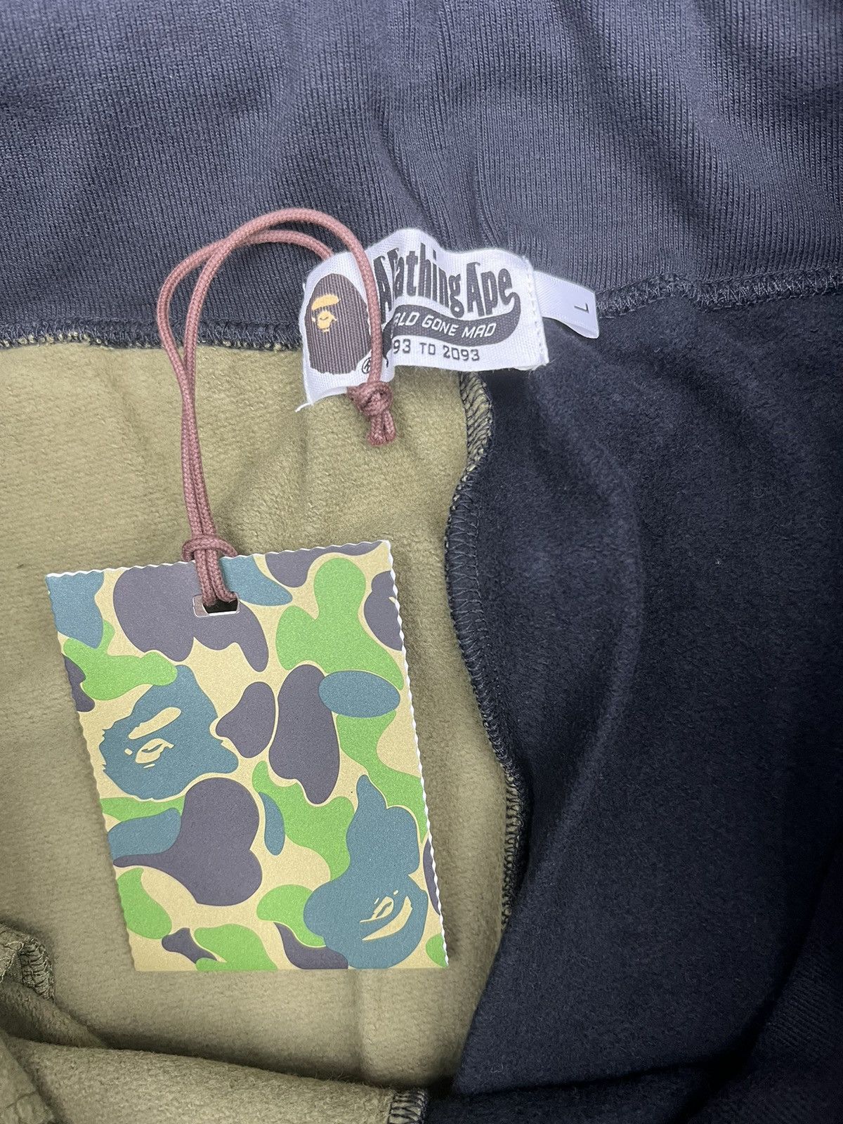 Bape Bape ABC Camo Shark Sweat Shorts Size US 34 / EU 50 - 5 Thumbnail