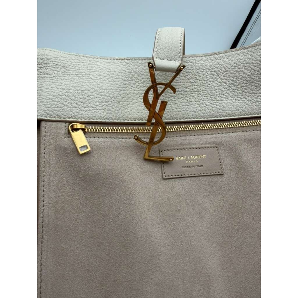 Saint Laurent Paris CC31 Size: OS / YSL Large Bea Tote Bag in Beige Size ONE SIZE - 7 Thumbnail