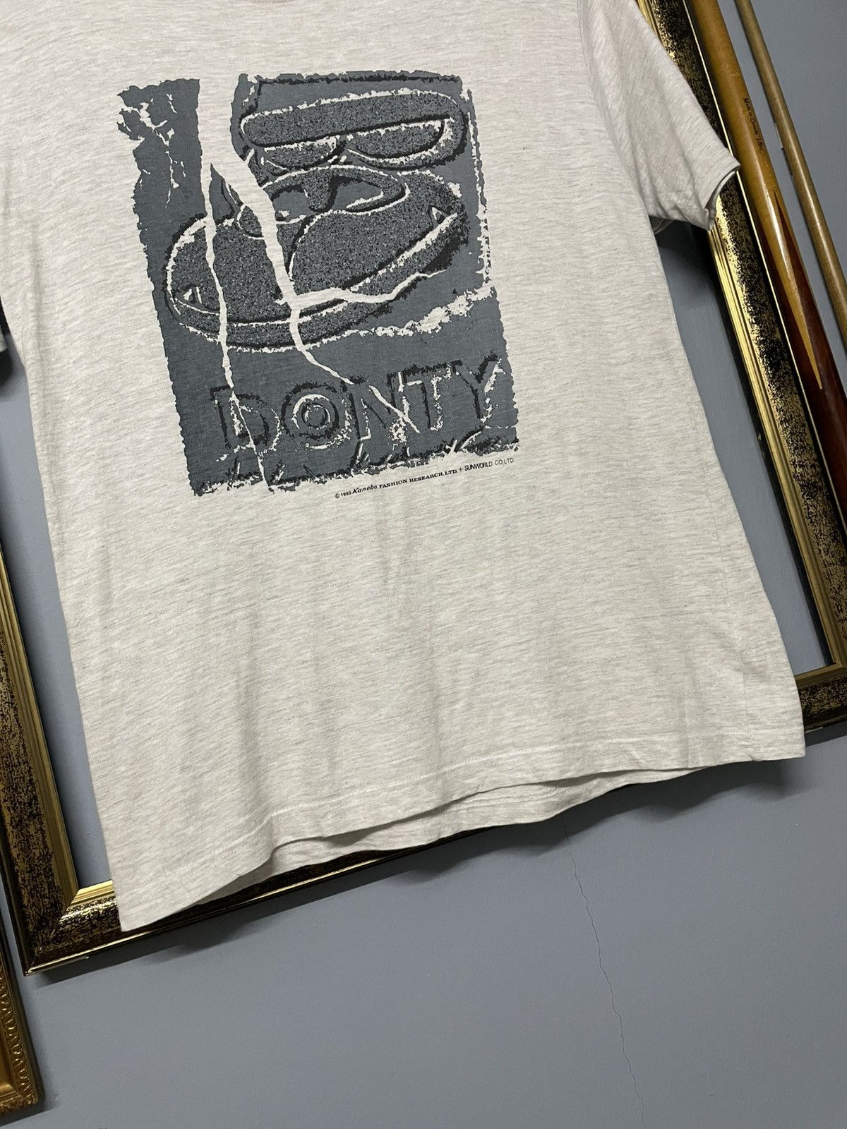 Japanese Brand Vintage 1990s Japan Designer Donty - Artwork History Tshirt Size US M / EU 48-50 / 2 - 4 Thumbnail